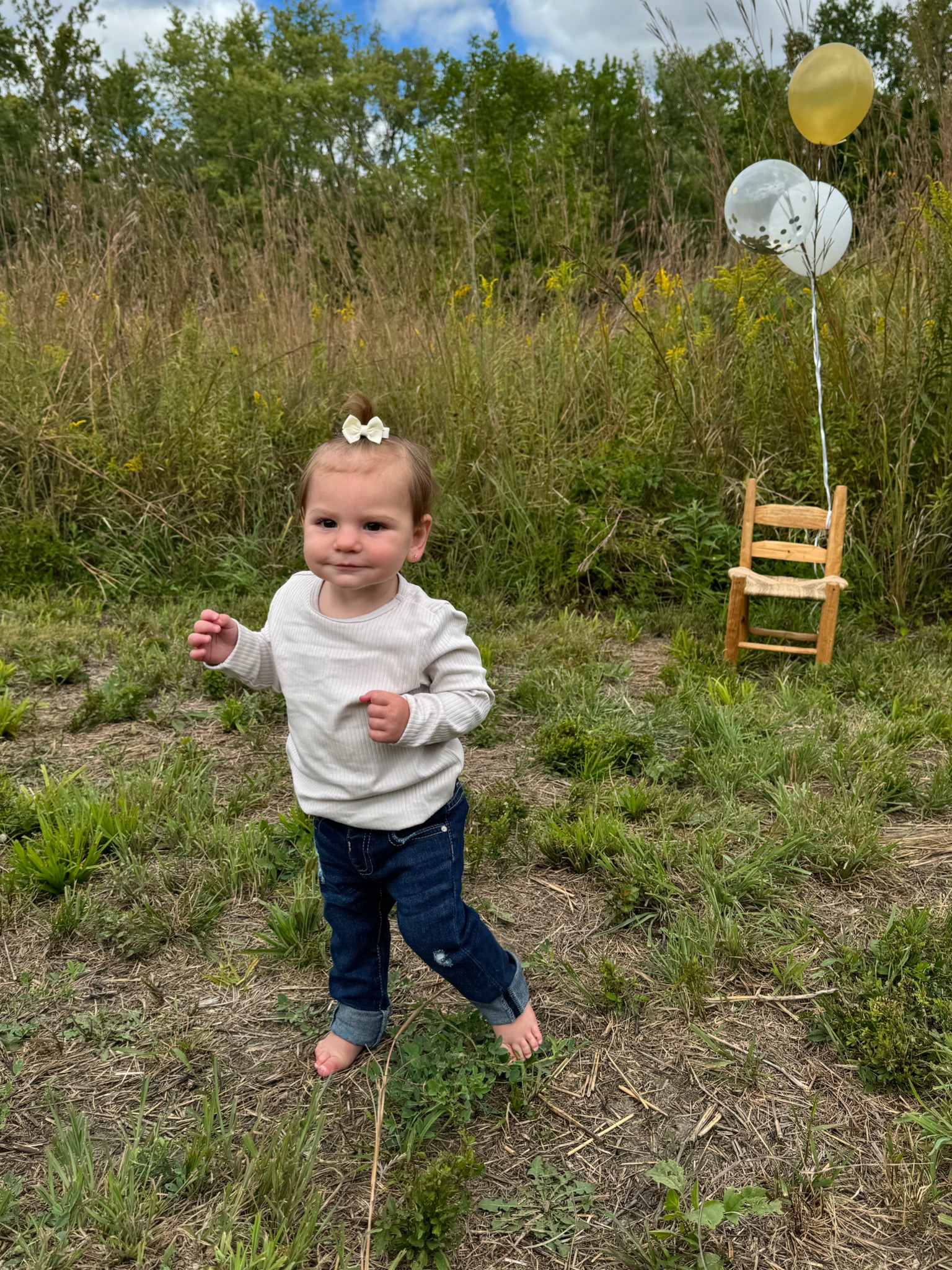 First birthday photo shoot!

Toddler fashion, kids clothes, toddler clothes, fall toddler finds, family photo shoot outfit, walmart finds, walmart style, Walmart kids clothes, 

#LTKKids #LTKBaby #LTKFamily