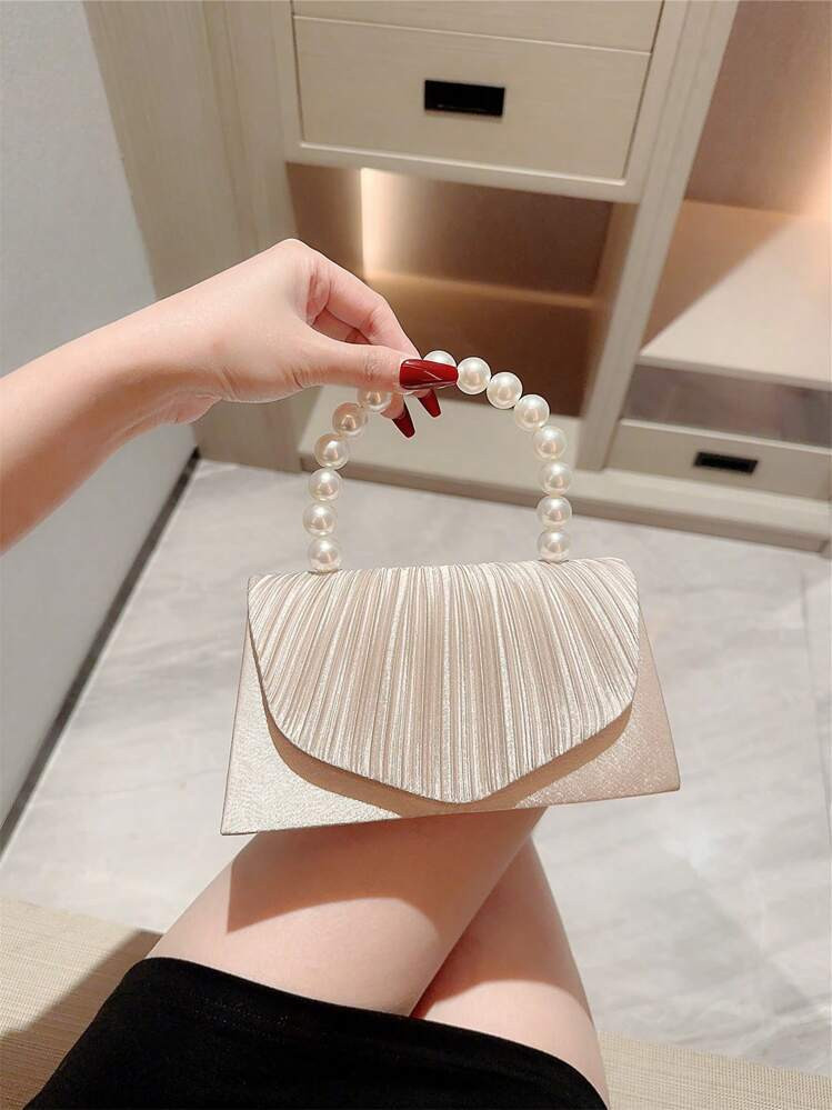 An Elegant Classic Pleated Design Evening Bag, Romantic Faux Pearl Party Clutch Bag, Luxury Satin Formal Dress Bag, Flap Clutch With Chain Strap For Prom, Perfectly Matching With New Years Outfit, Excellently Matching With Party Dresses For Women, Essential Wedding Items,Perfectly Matching With Graduation Dress, Prom Dresses, Elegant Pearl Clutch, Prom Bag, Perfectly Matching With Bridal Party | SHEIN