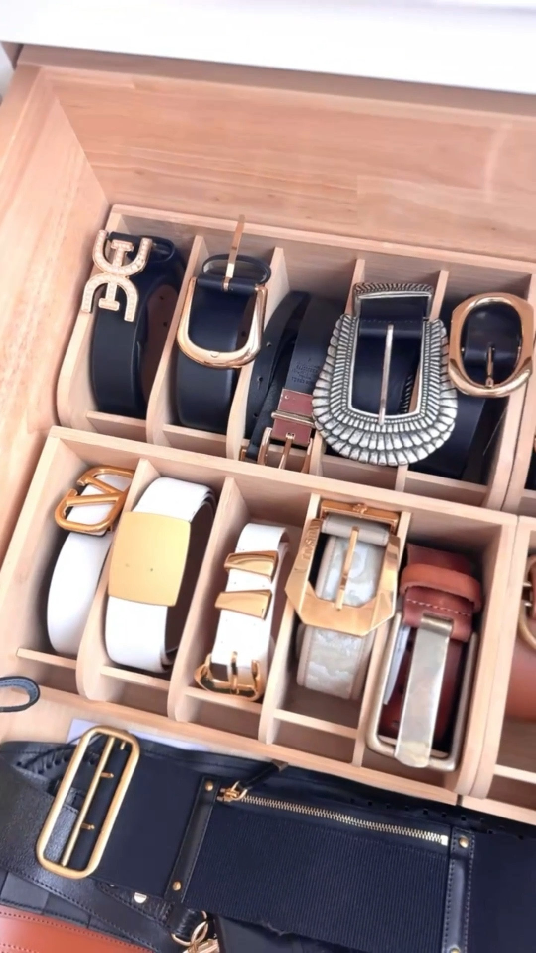 These are available in a grid of 5 (what I have), 6, or 7 and they’re also available in wood, black, or clear. 

#LTKFindsUnder50 #LTKHome