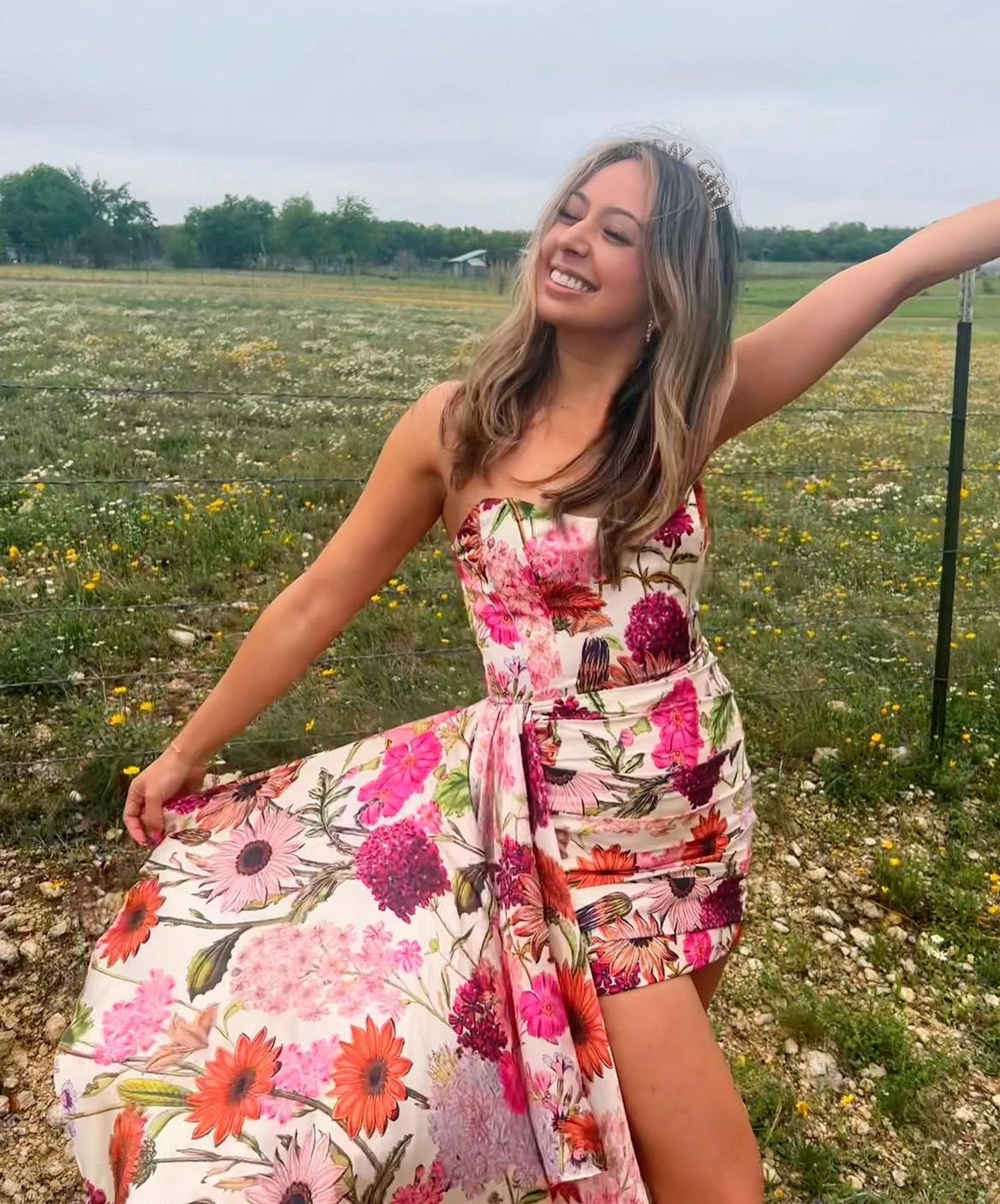 Birthday Dress!!!
Size Small
Unfortunately this didn’t zip up all the way. I had to safety pin because the zipper was a bit cheap which was a shame because of how pricey the dress was. I #werked it though
Size Smalll