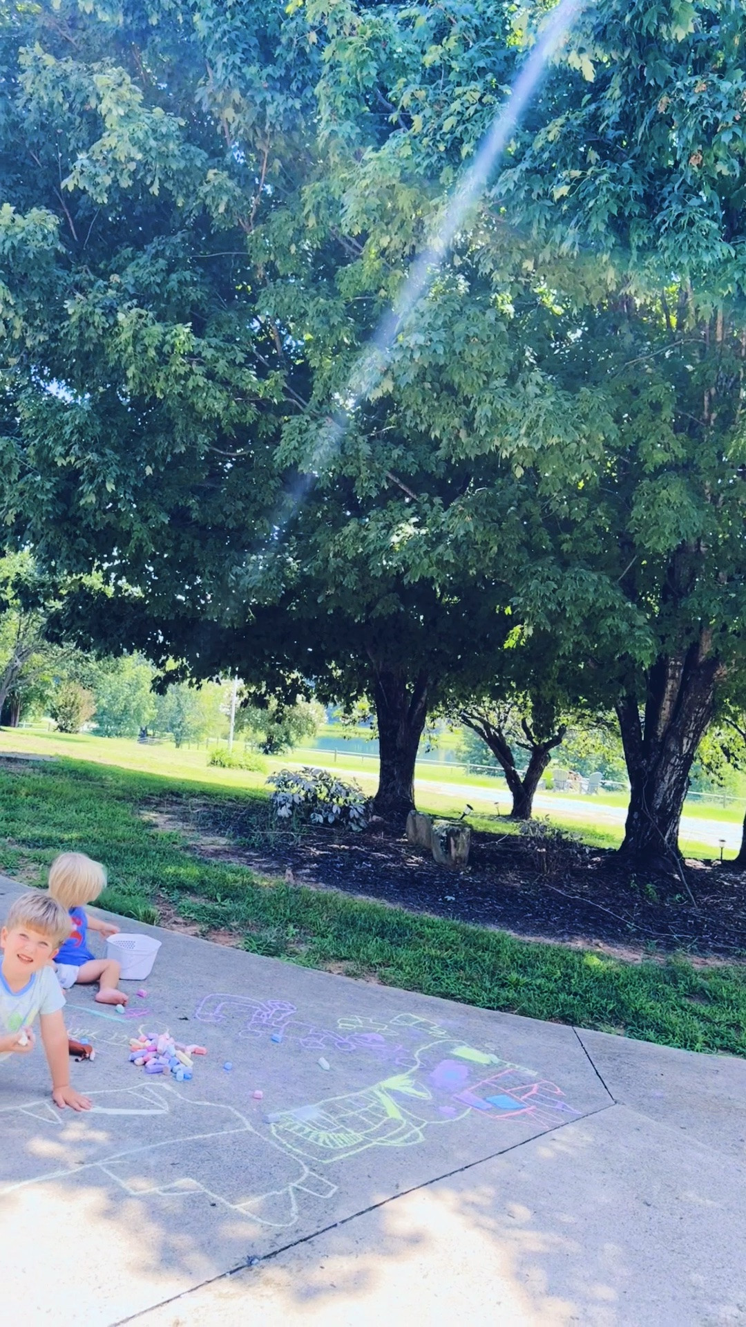 Had the sweetest playdate with a local friend 🫶🏽 and now we’ve been out playing with chalk 🎨 until lunch 🥪 and nap time !!! 💤 Oh these are the days!! 🤍