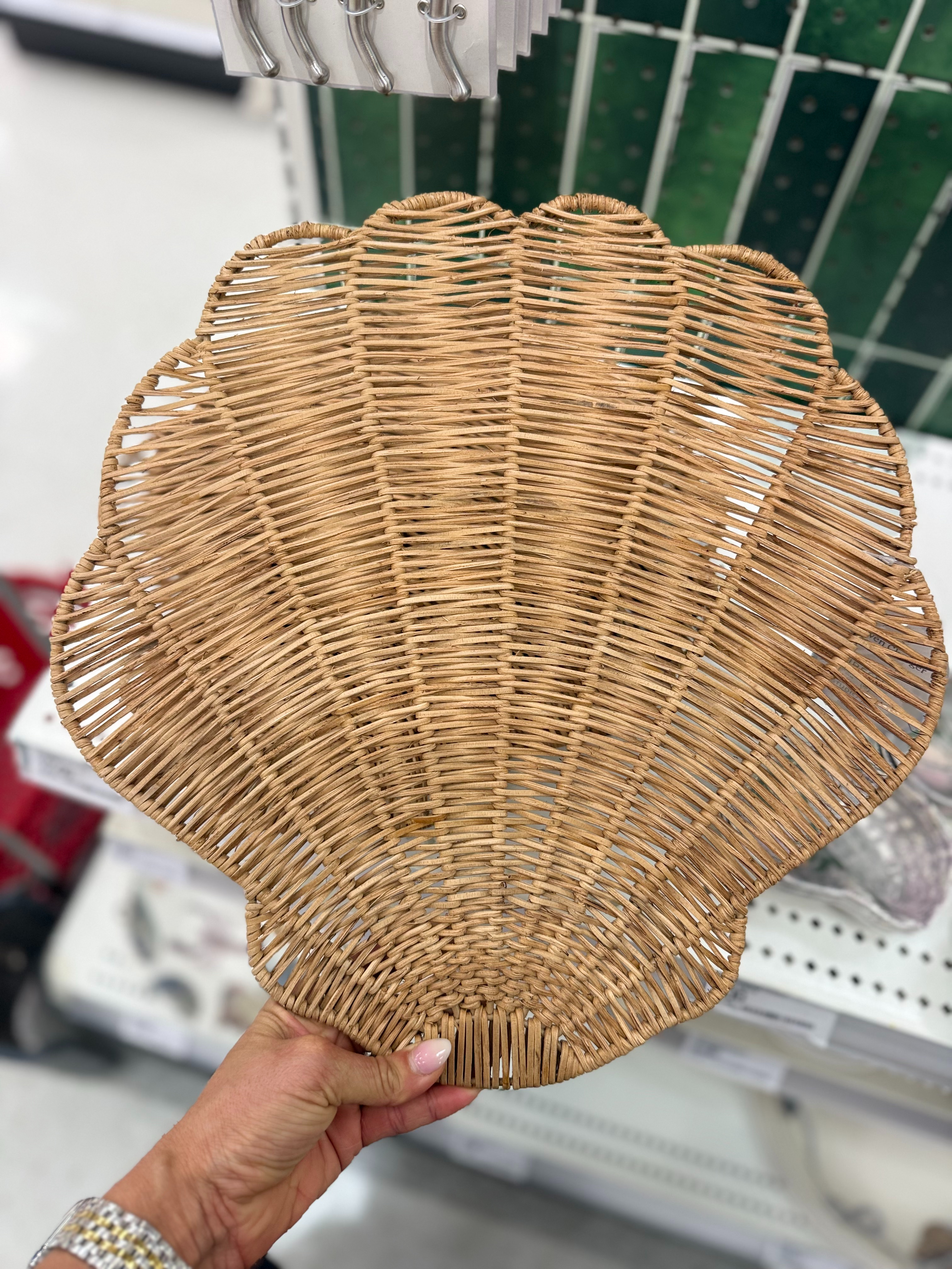 Adorable shell placemat for summer 

 