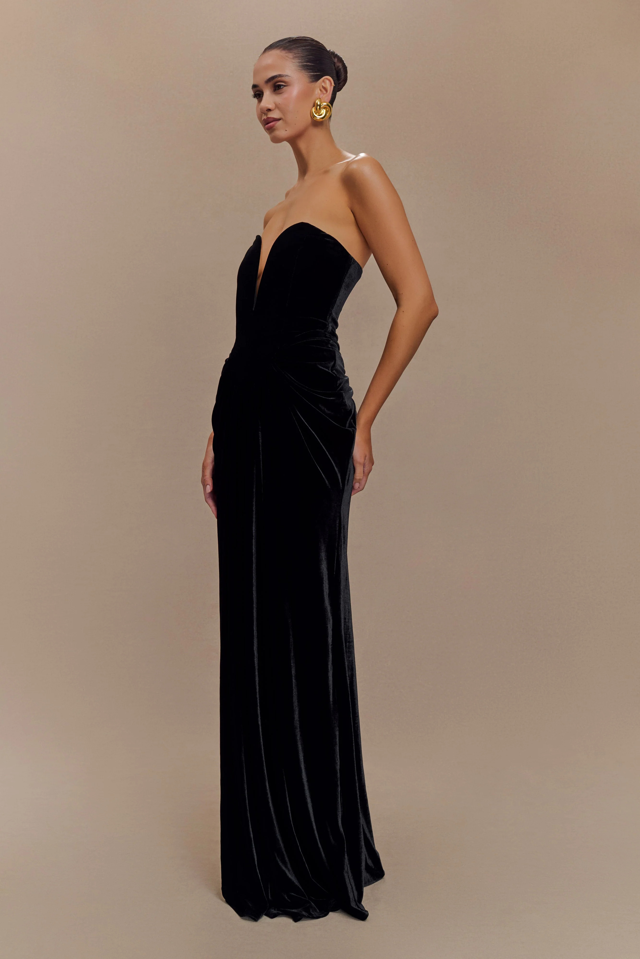 Paige Strapless Velvet Maxi Dress - Black | MESHKI US