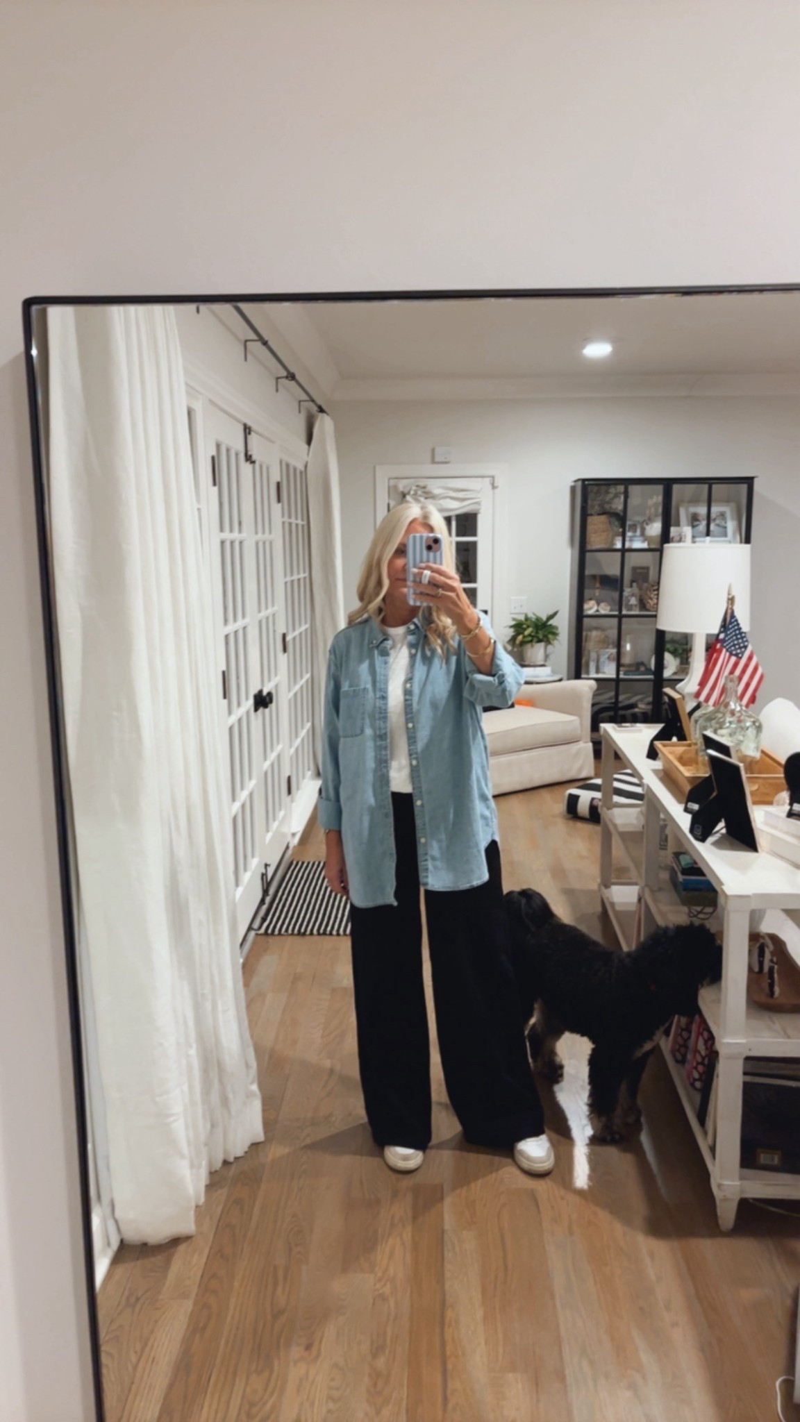 Chaperoning the after-party. 😴 Must be comfy.