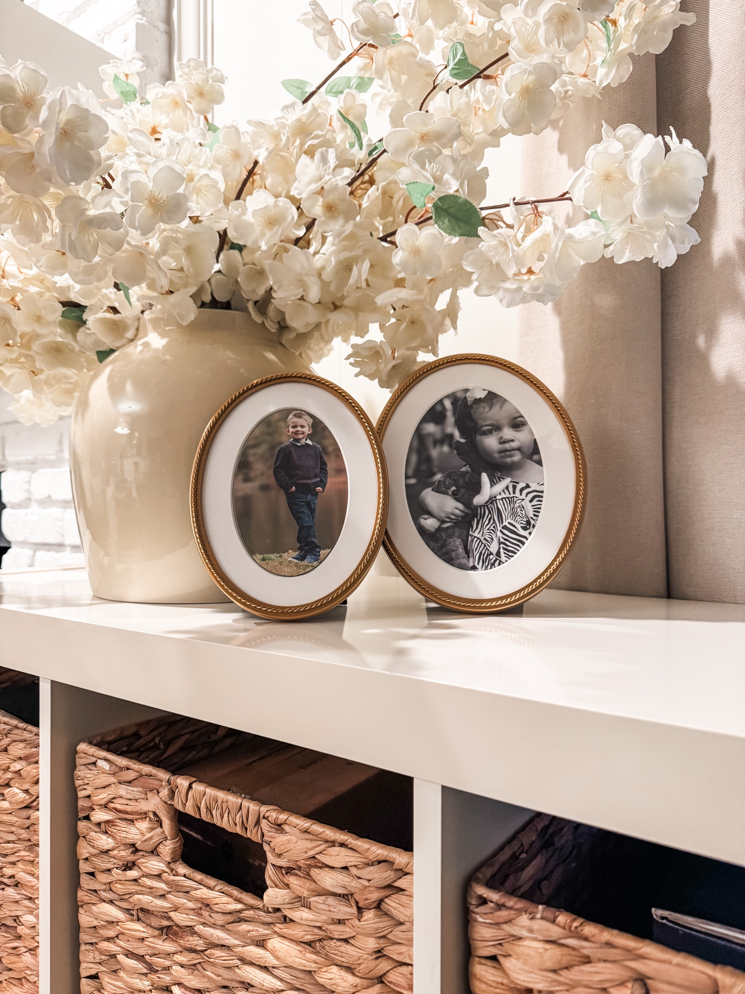 The cutest oval picture frames I ever did see! 

#pictureframe #ovalframe #fauxfloral #afloral #cubestorage #vase #studiomcgee 

#LTKStyleTip #LTKHome #LTKFindsUnder50