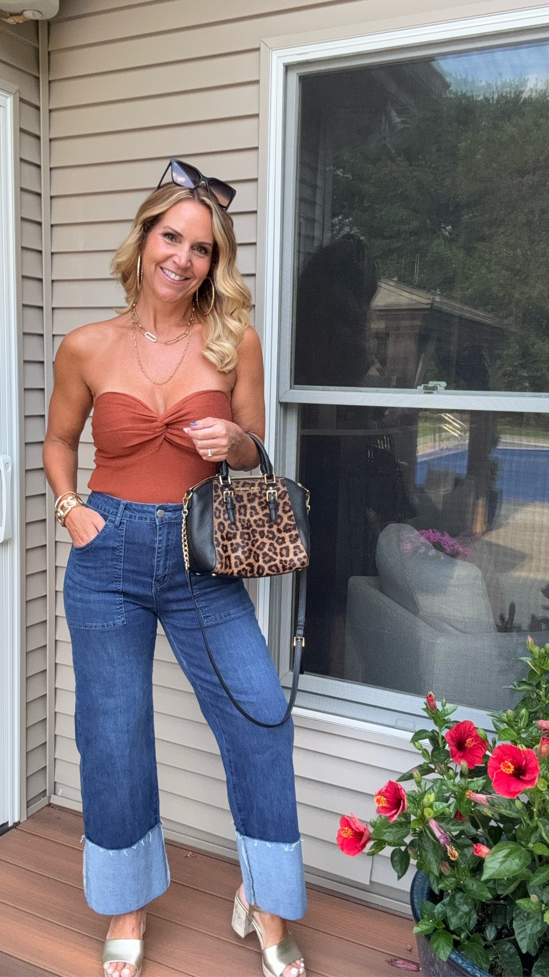These are seriously my favorite jeans right now! They are so stretchy and extremely comfortable. Love the pocket detail and they are so flattering. The top is adorable and comfortable too. I’m wearing the top in a size small and the jeans in a size 4.

#LTKFindsUnder50 #LTKOver40 #LTKSaleAlert