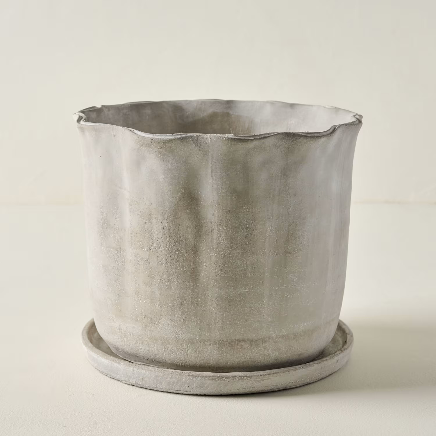 Alice Scalloped Cement Planter | Magnolia