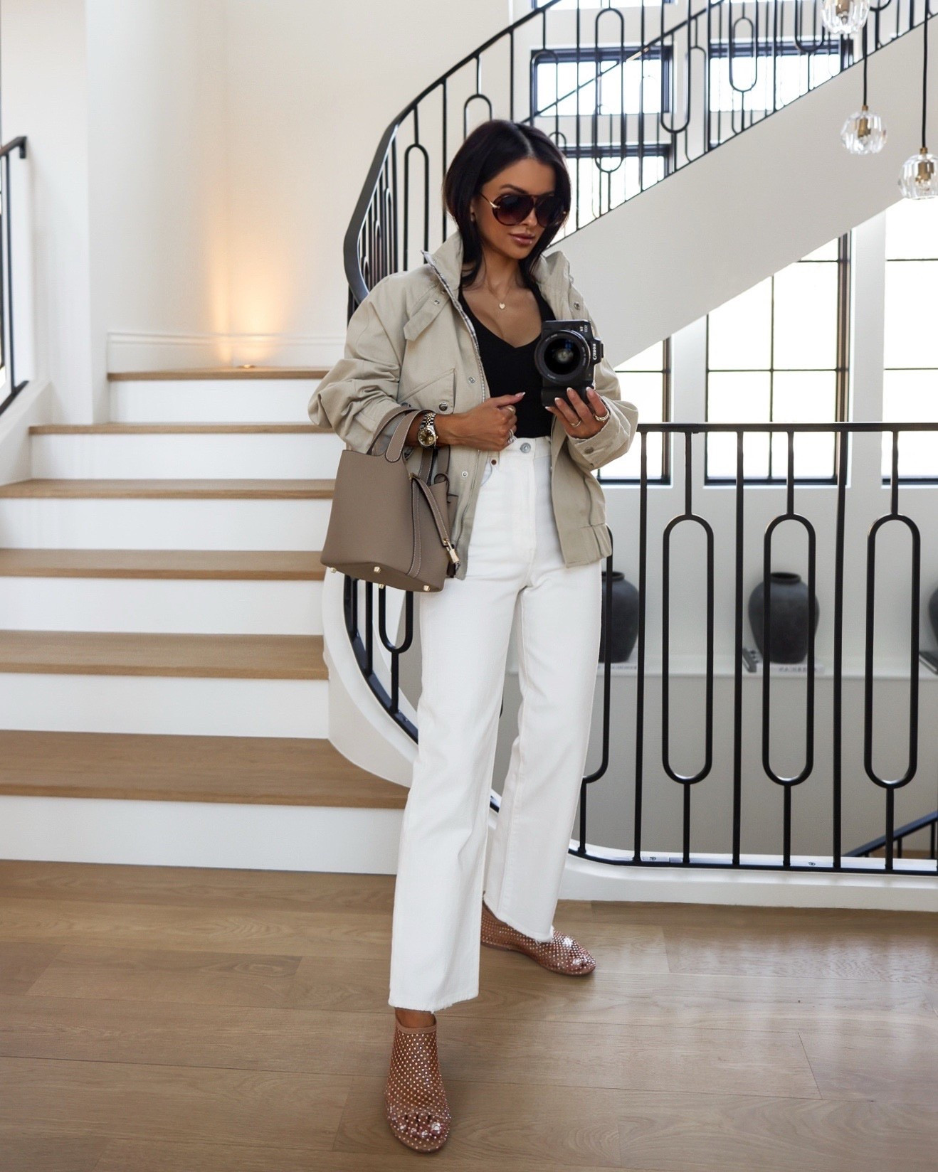 No gatekeeping - 15 cheap AF finds mostly from Amazon that are worth it!
Designer inspired sunglasses
Levi’s white jeans
Mesh flats
Amazon basic bodysuit under $15
Zara spring jacket


#LTKootd #LTKOver40 #LTKmomlife