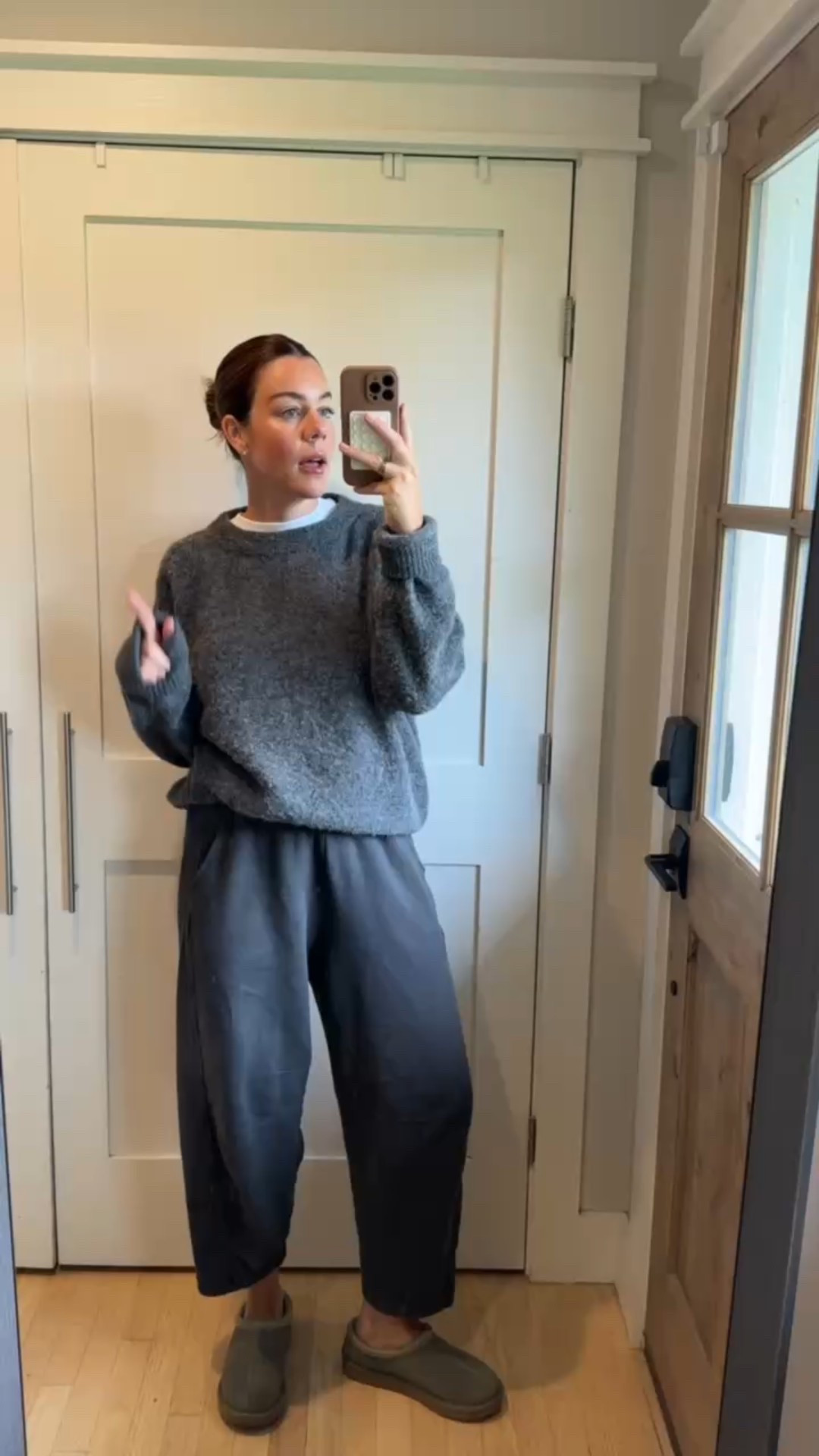 These barrel leg sweatpants are the PERFECT gift for her! 

#LTKGiftGuide #LTKHoliday