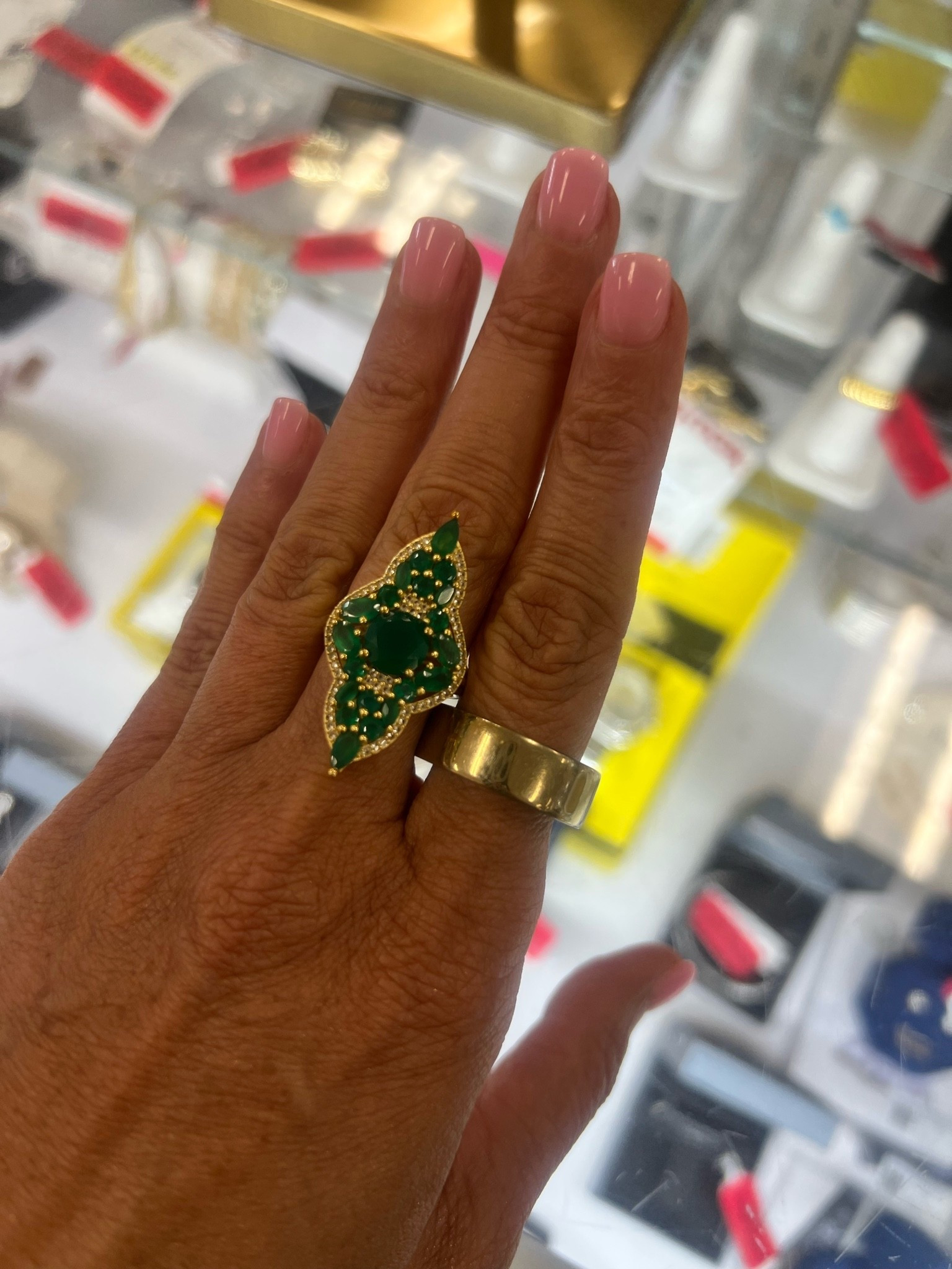 Green ring. 💚