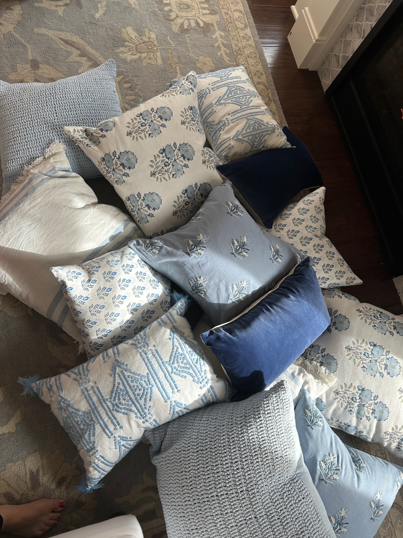 Blue and white spring pillows 

#LTKhome