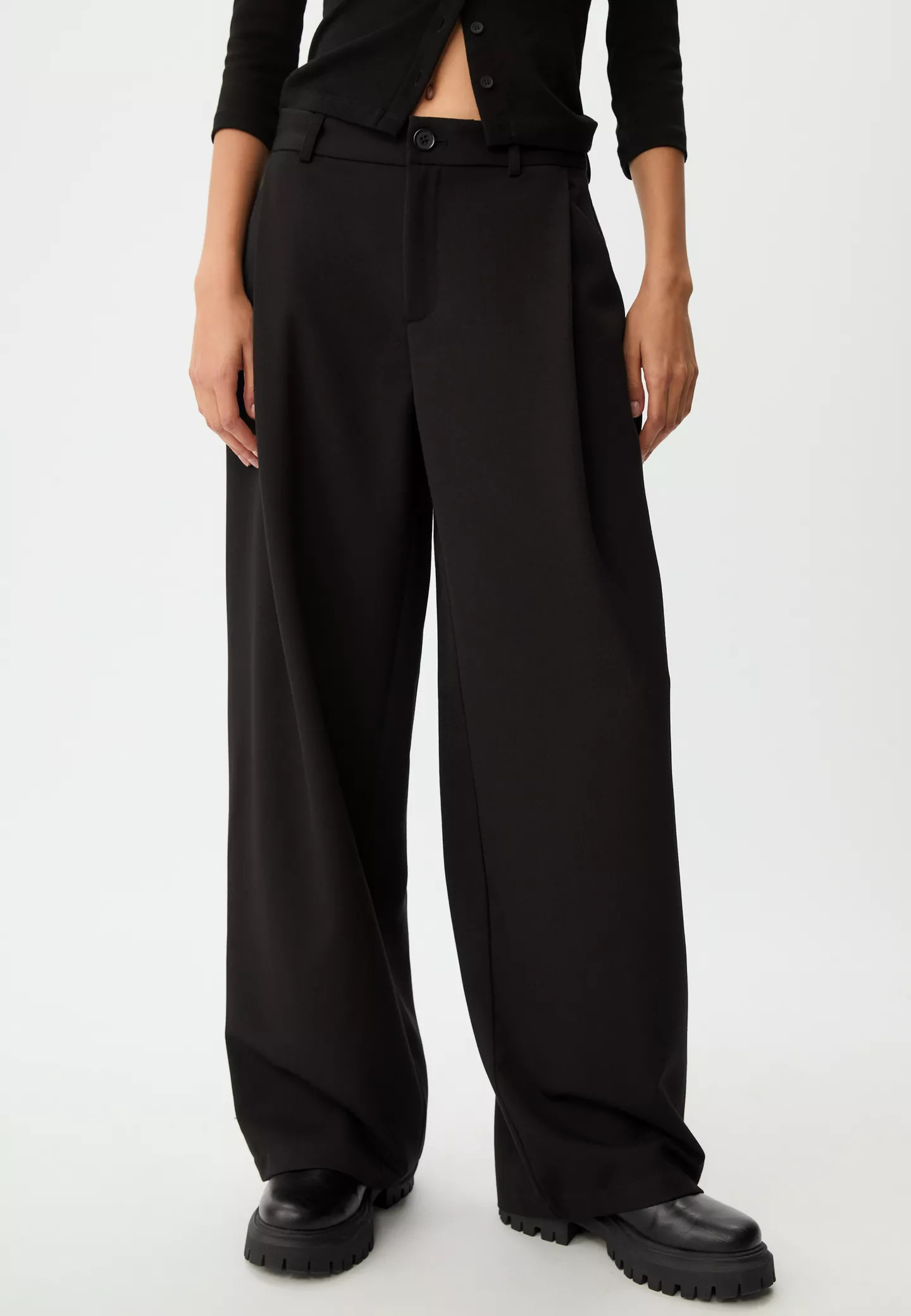 Smart trousers with darts | Stradivarius (UK)