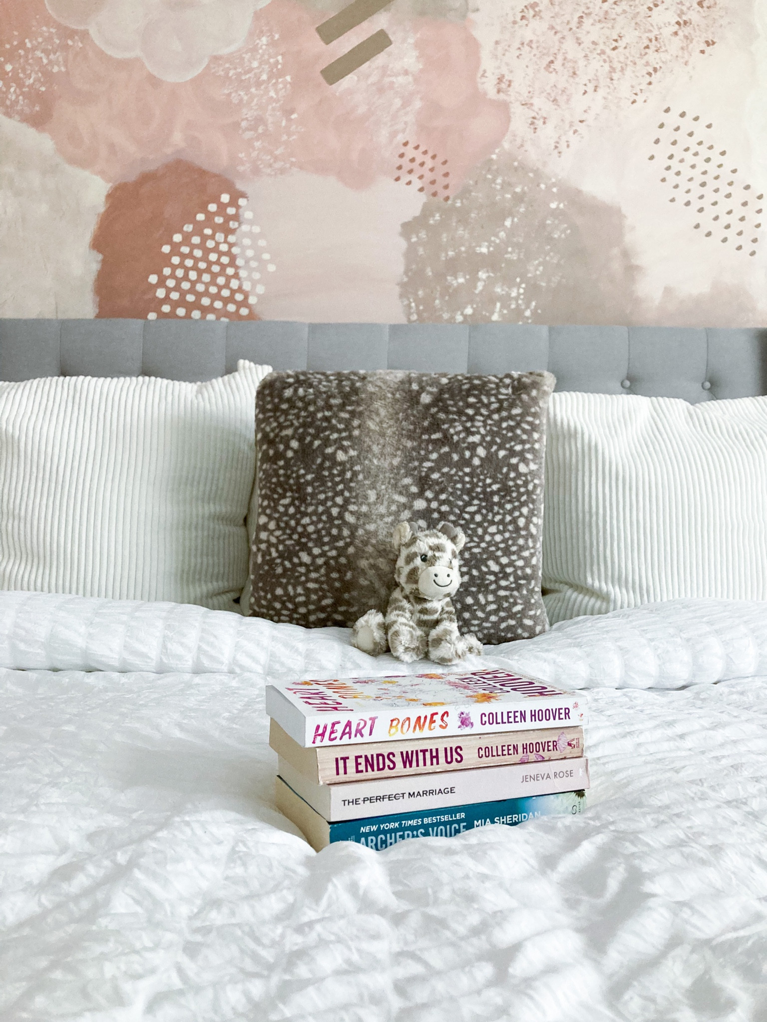 A few of my favorite books 🤍

Bedroom • White Bedding • Animal Print • Antelope Pillow • Duvet • Comforter • Bed Frame • Wayfair • Amazon Finds 

#LTKunder50 #LTKhome #LTKFind