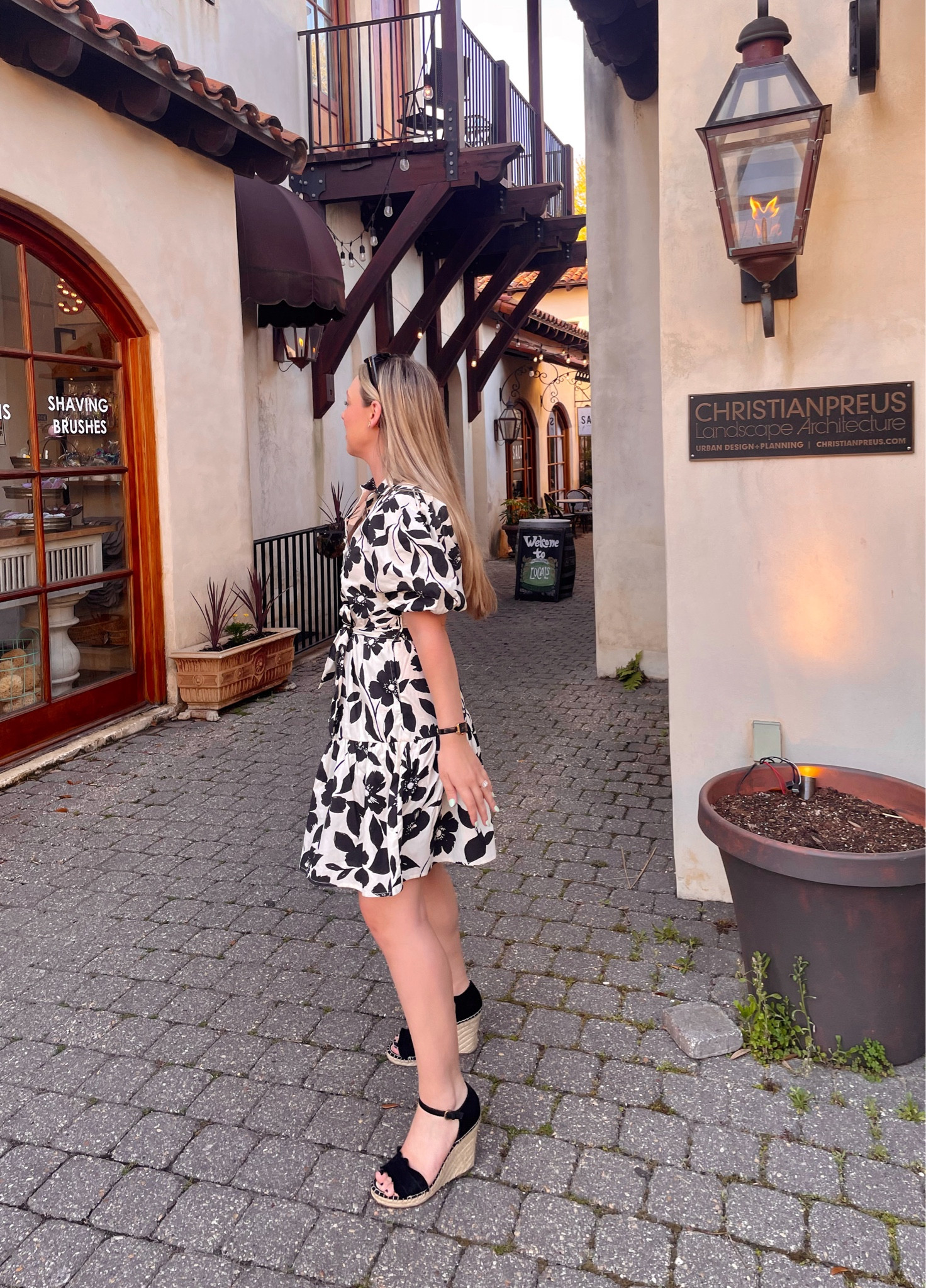 Birthday dinner OOTD! 💘🎂🥰
Love that spring styles are here!!! Wearing a small in the dress. 

#spring #springdresses #springoutfits #birthdaydinner #birthdayoutfit #birthdaydress #floraldress 

#LTKSeasonal #LTKstyletip #LTKshoecrush