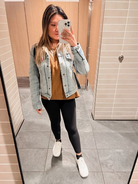 My favorite Levi’s jean jacket is currently 30% off. It has a Sherpa collar and is perfect for the cold weather. Get it now!

#LTKstyletip #LTKfindsunder100 #LTKsalealert