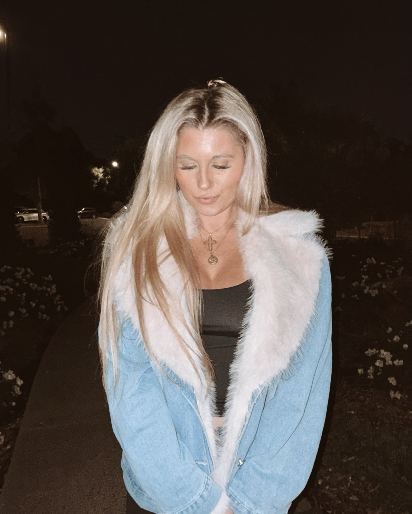 Love me my winter nights 🌨️
.
.
Shop my new favorite fur jacket at @shop12thtribe use code: HARLEY_10 to save some $$ 
.
https://mytribe.12thtribe.com/harley03v
.
Or I linked something similar here on my LTK :) 

#LTKParties #LTKCyberWeek #LTKHoliday