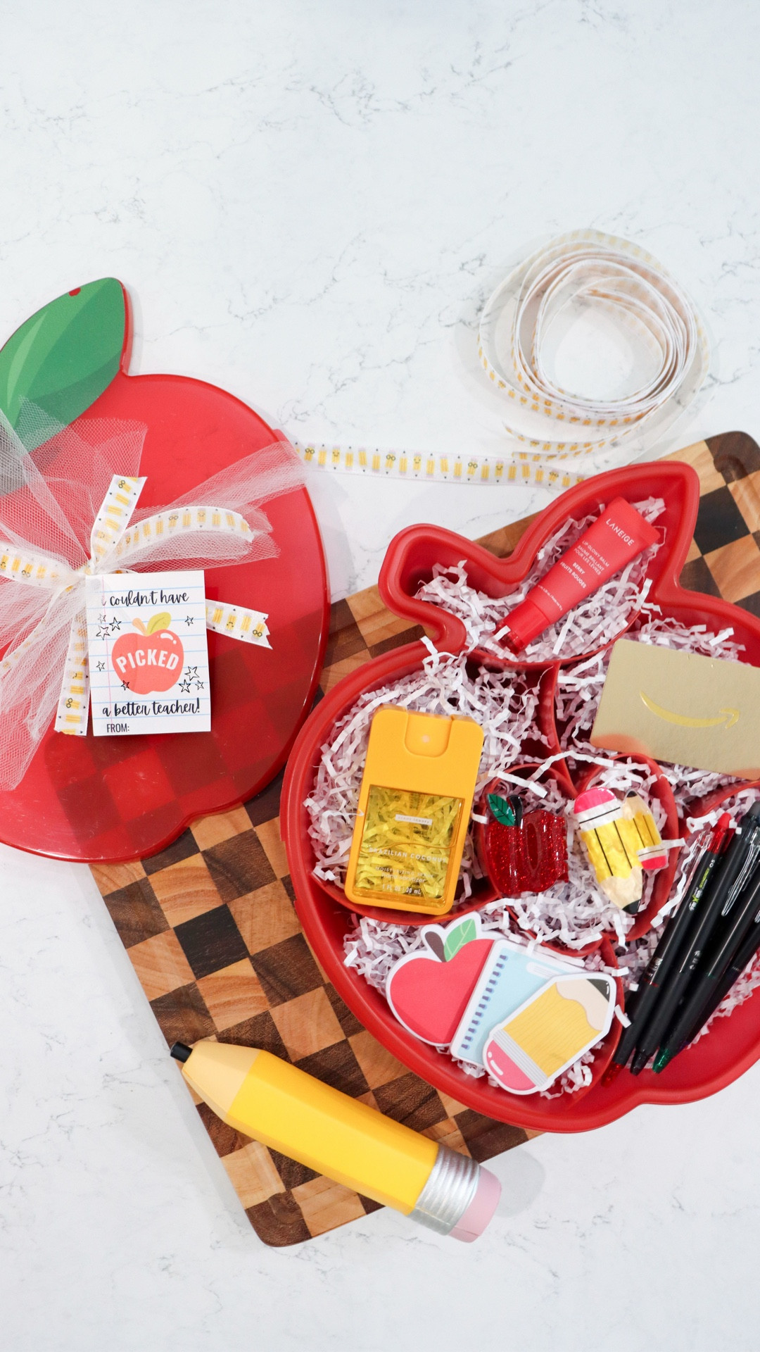 🍎✨Teacher gift idea that’s actually CUTE and useful!!

If you’re looking for a simple but thoughtful Teacher Appreciation gift… this apple snack box box is EVERYTHING 😍🍏

Fill it with their favorite goodies + a few classroom essentials and you’ve got a gift they’ll truly love (and use!!)

Save this for later because teacher appreciation week will sneak up on you 👀

COMMENT “shop” and I’ll send you all the links to recreate this 🍎✨

#TeacherAppreciationGifts #TeacherGiftIdeas #EndOfYearGifts #MomLifeHacks #GiftIdeasForTeachers