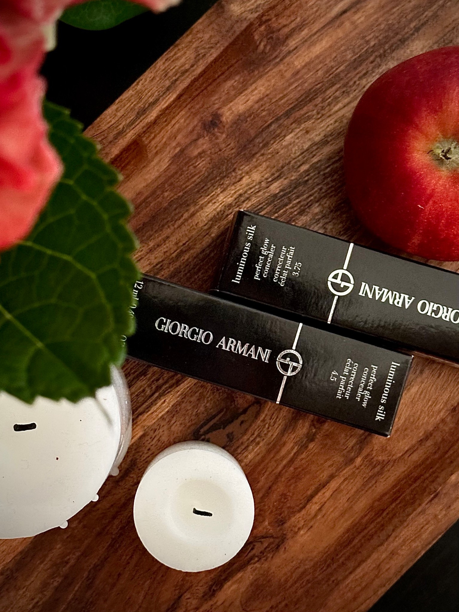 Luminous Silk Concealer — shade 4.5 to conceal and 3.75 to brighten.

It blends like a dream, feels weightless, and instantly refreshes my skin — perfect for those 5-Minute Makeup mornings.