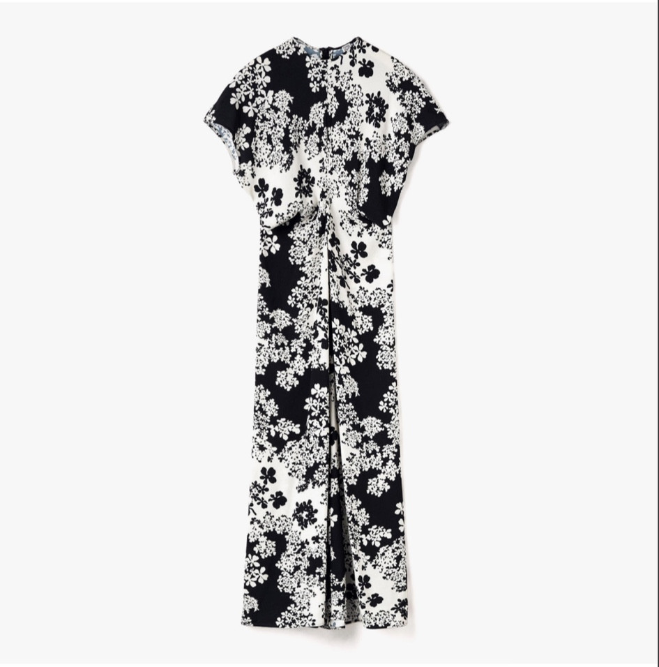 Floral-Print Maxi Dress

Florals for fall? This printed maxi dress from Toteme says so. Styling-wise, pair the festive frock with a timeless trench coat and loafer.

#LTKSeasonal #LTKover40 #LTKstyletip