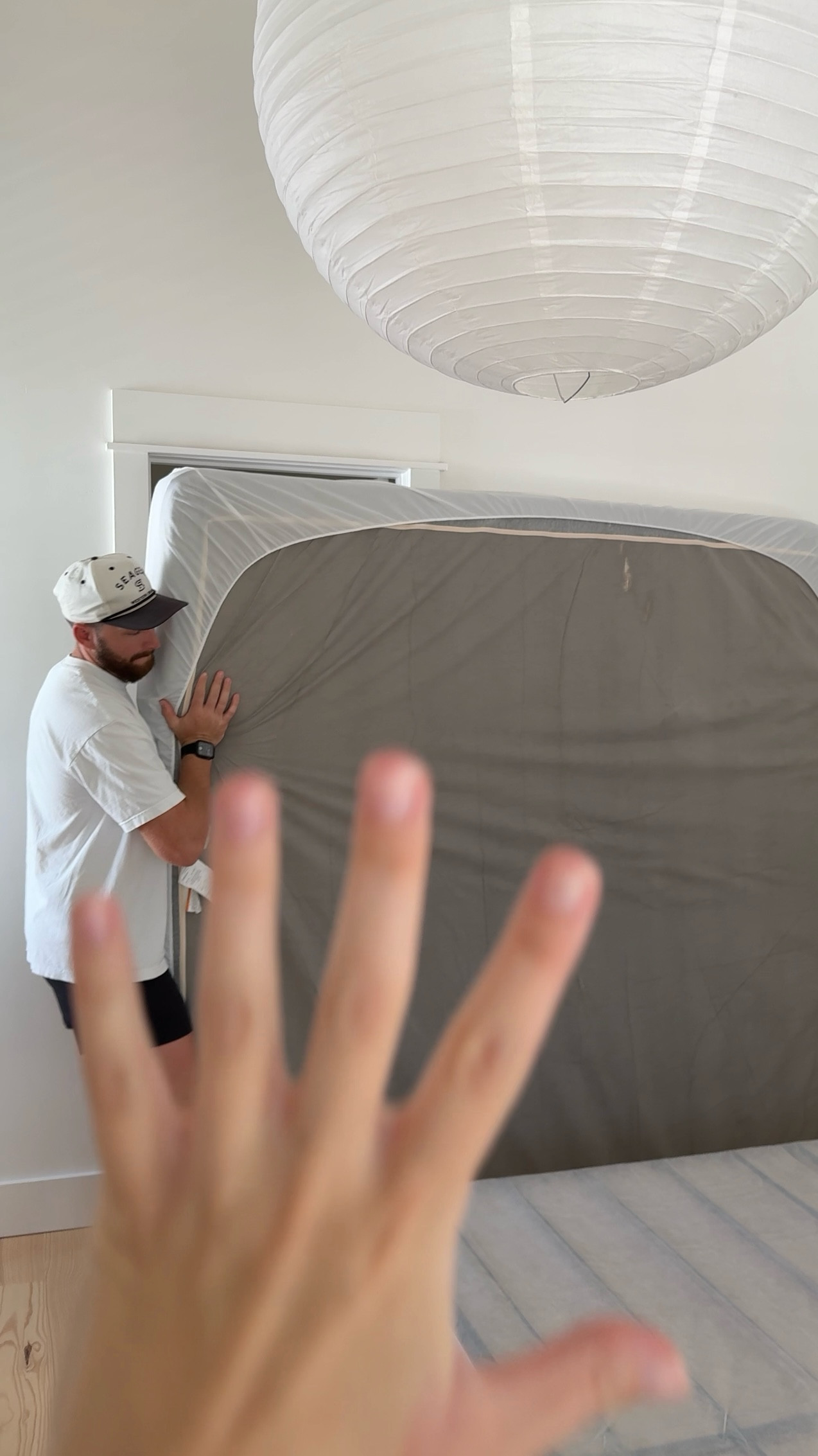 PT. 1 to our BEDROOM MAKEOVER, but first... a good night sleep! Finally upgrading our mattress and we went with the @helixsleep Midnight Luxe. It's safe to say we LOVE it 🌙 CODE: CEREC for 20% off! Stay tuned for PT. 2 becuase we still have lot's to do! #bedroommakeover #helixsleep #mattressreview #sleepgoals #bestmattress