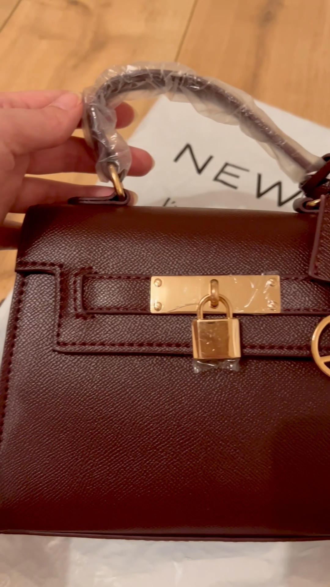 Love this cute burgundy bag from New Look ♥️

Handbags fall fashion fall bag autumn fashion vintage style retro style classy fashion 

#FashionMonth #LTKbag #LTKautumn