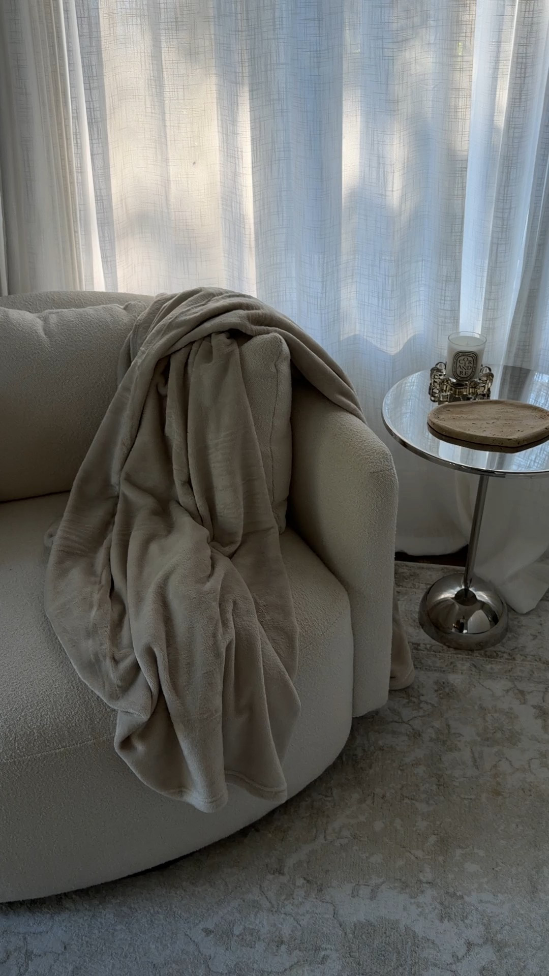 Our family is obsessed with these throw blankets!
They're seriously so soft and a must have in our home✨ These would make the perfect gift this holiday season❤️
StylinByAylin, Aylin #homefavorites #throwblankets #amazonmusthaves #amazonfavorites #gift #holidaygift

#LTKGiftGuide #LTKHoliday #LTKHome