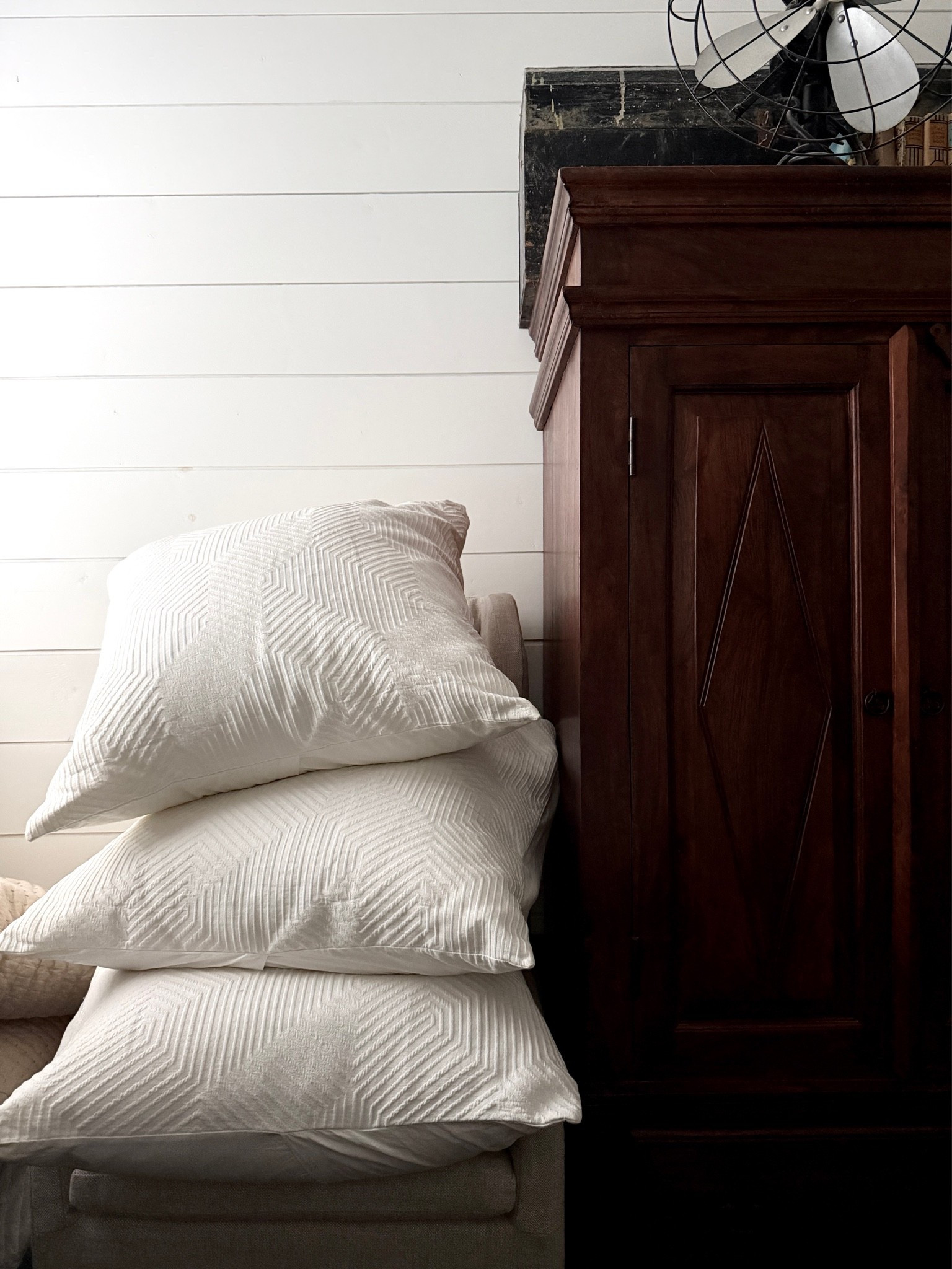My all time favorite bedding, pillow & duvet

#LTKHome