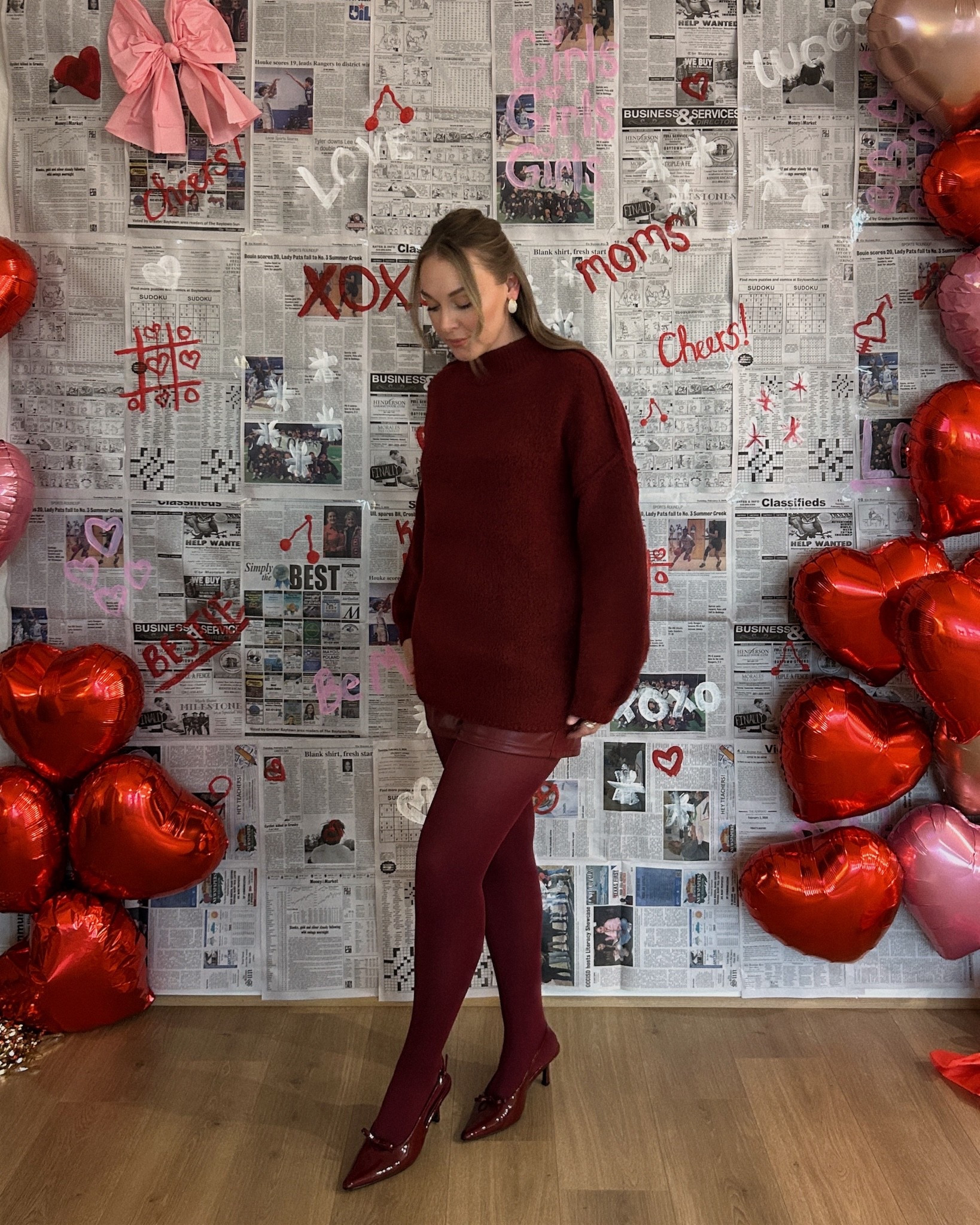 Amazon galentine’s outfit! This would be so cute in black or brown for a date night 👏🏼👏🏼👏🏼 

Sweater XL
Shorts L (they are big though) 
Shoes TTS 

#galentinesday #datenightoutfit #monochrome

#LTKValentine