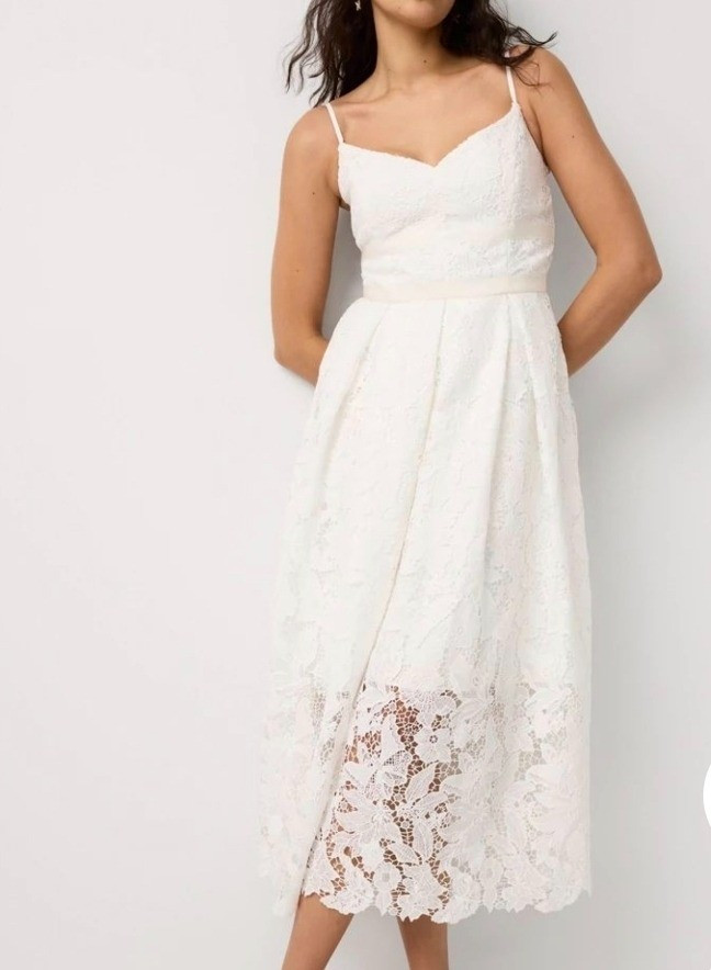 Summer petite midi lace dress.Hey, i am 4'11/150cm petite bride and you will see a lot of bridal wedding fashion content. Follow along

#LTKWedding #LTKPetite