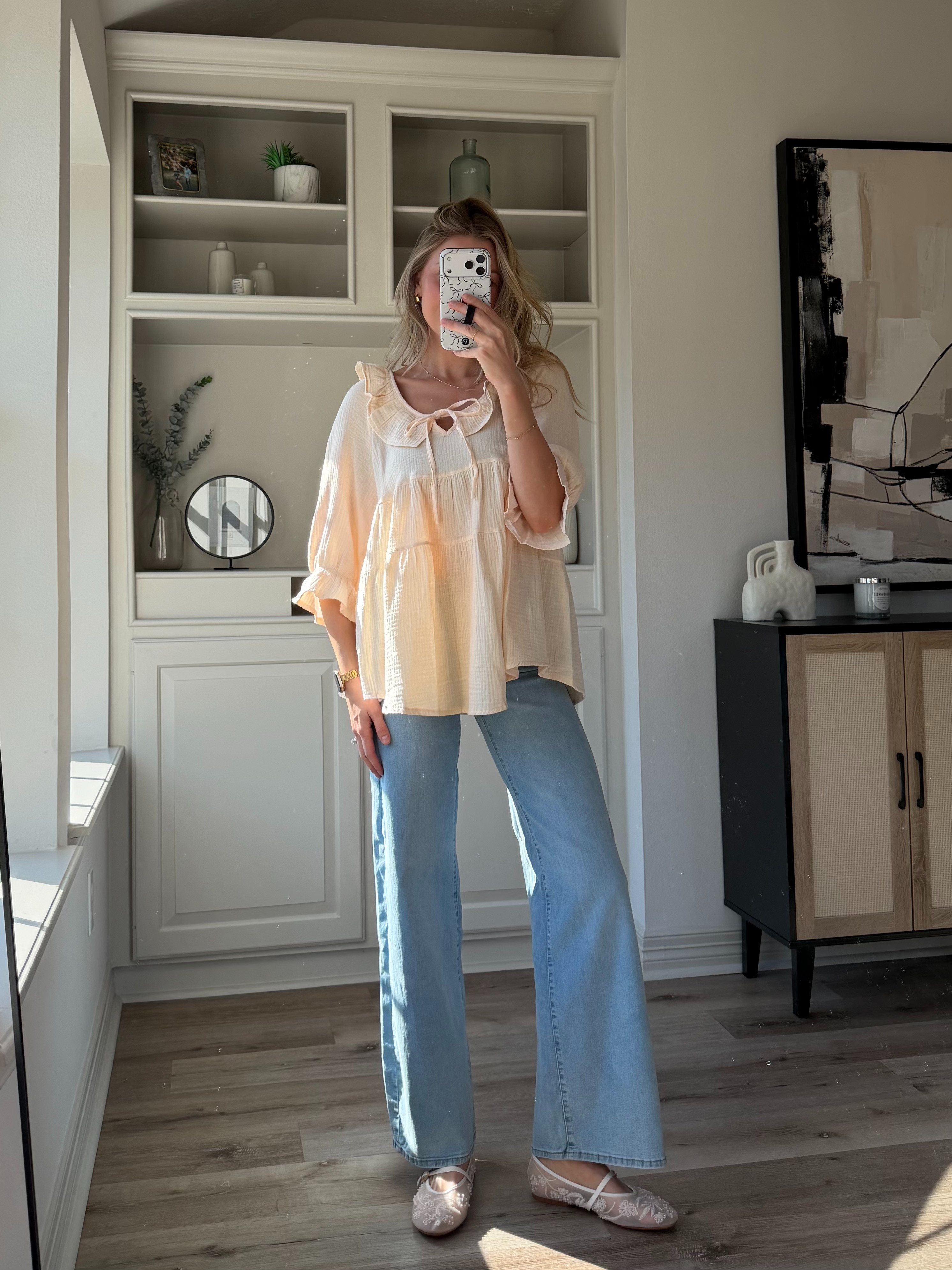 Flowy top, perfect for nursing! S in top + 26 in denim
 

 