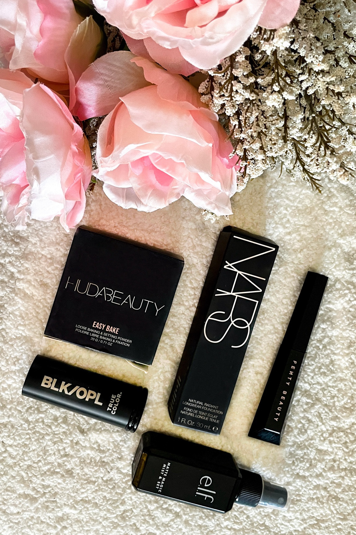 Some of my makeup faves 🖤🌸

Ulta beauty, makeup, fenty beauty, best mascara, full coverage foundation, setting powder, setting spray, beauty faves, makeup faves, makeup musthaves 

#LTKfindsunder100 #LTKbeauty