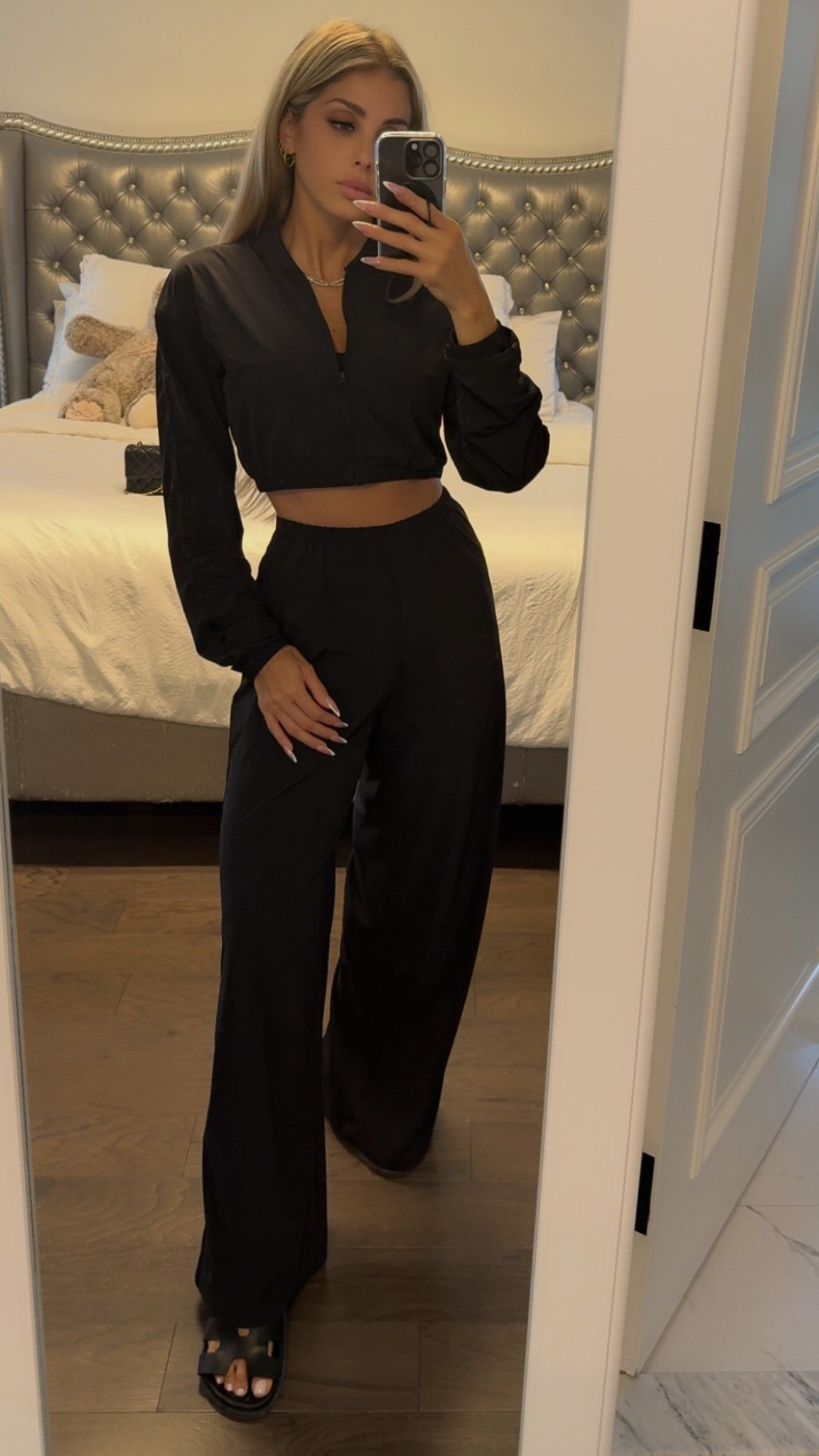 Comfy Breezy Alo set! 
Wearing XXS in both pant and jacket! 

#LTKStyleTip #LTKActive #LTKU