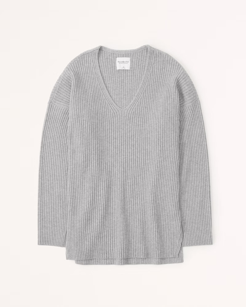 LuxeLoft Legging-Friendly V-Neck Sweater Grey Sweater Sweaters Fall Sweater Fall Outfits 2022 | Abercrombie & Fitch (US)