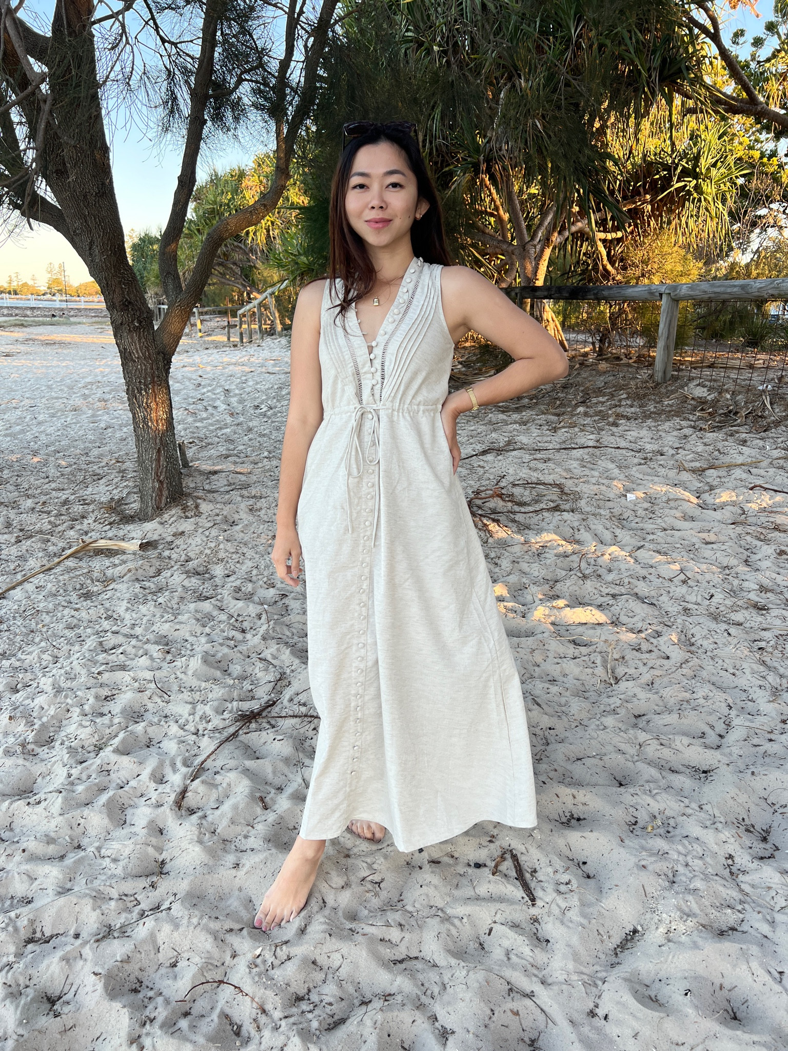 A must have linen dress! It’s lightweight but not see through. A perfect dress for spring-summer vacay or beach days🙌🏻

#LTKfindsunder100 #LTKaustralia #LTKHoliday