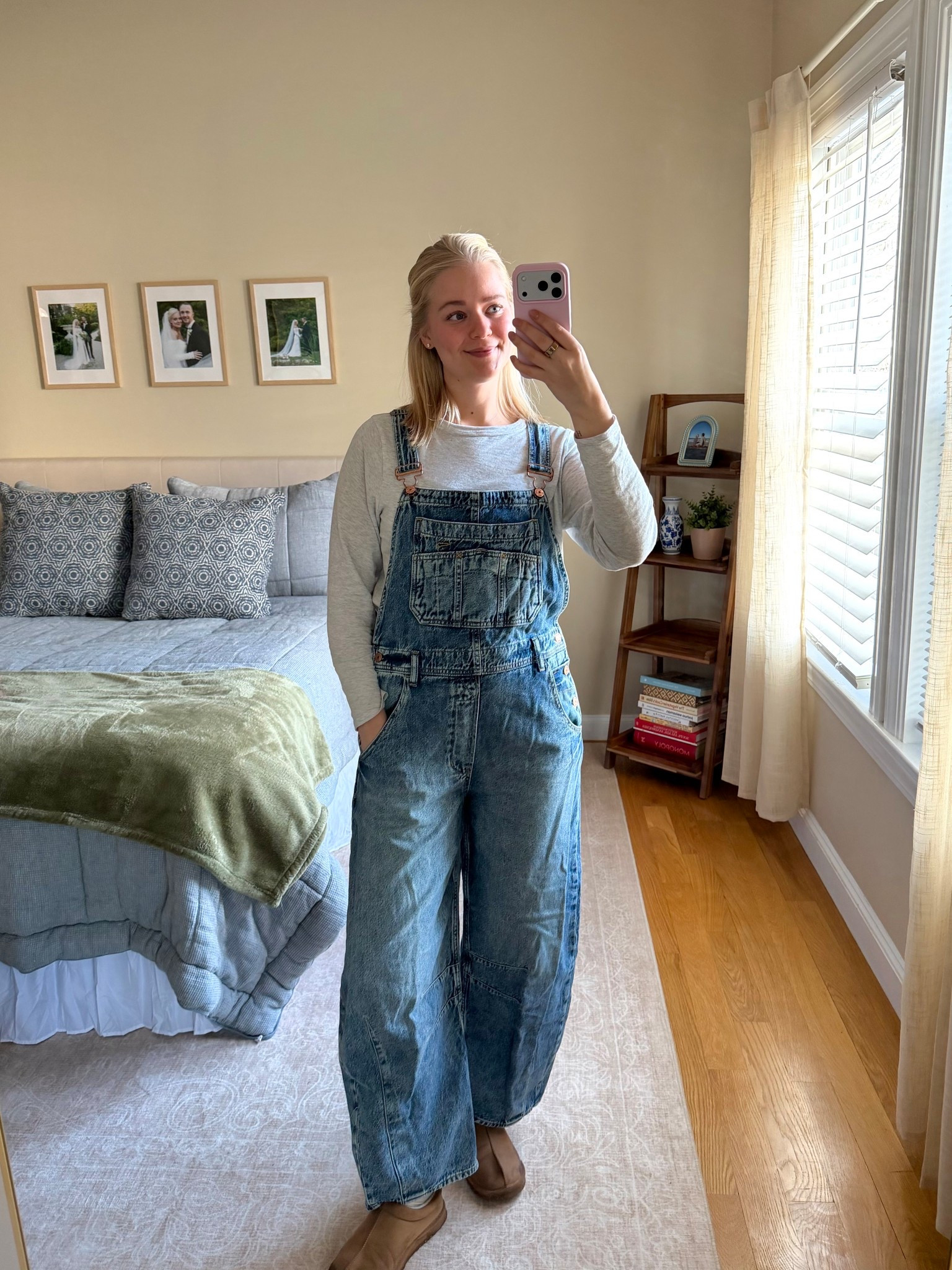 Gap barrel leg overalls in size small - so stretchy & comfortable 

#LTKootd #LTKdayinmylife #LTKgrwm