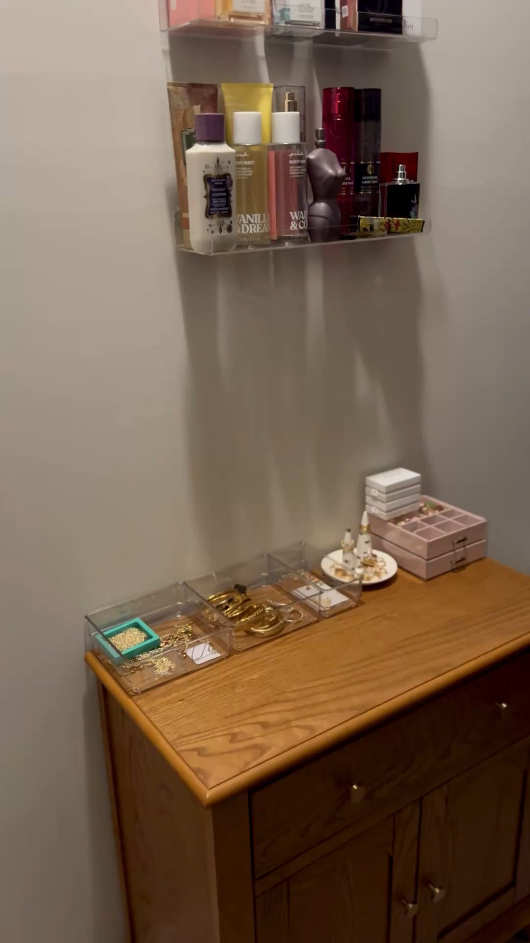 Making it work while I still get this closet together. I’m being patient while it comes along. 

#housetohome #closetstorage #closetorganization #jewelryorganization #accessoryorganization #marshalls #ross #tjmaxx

#LTKHome #LTKstorytime