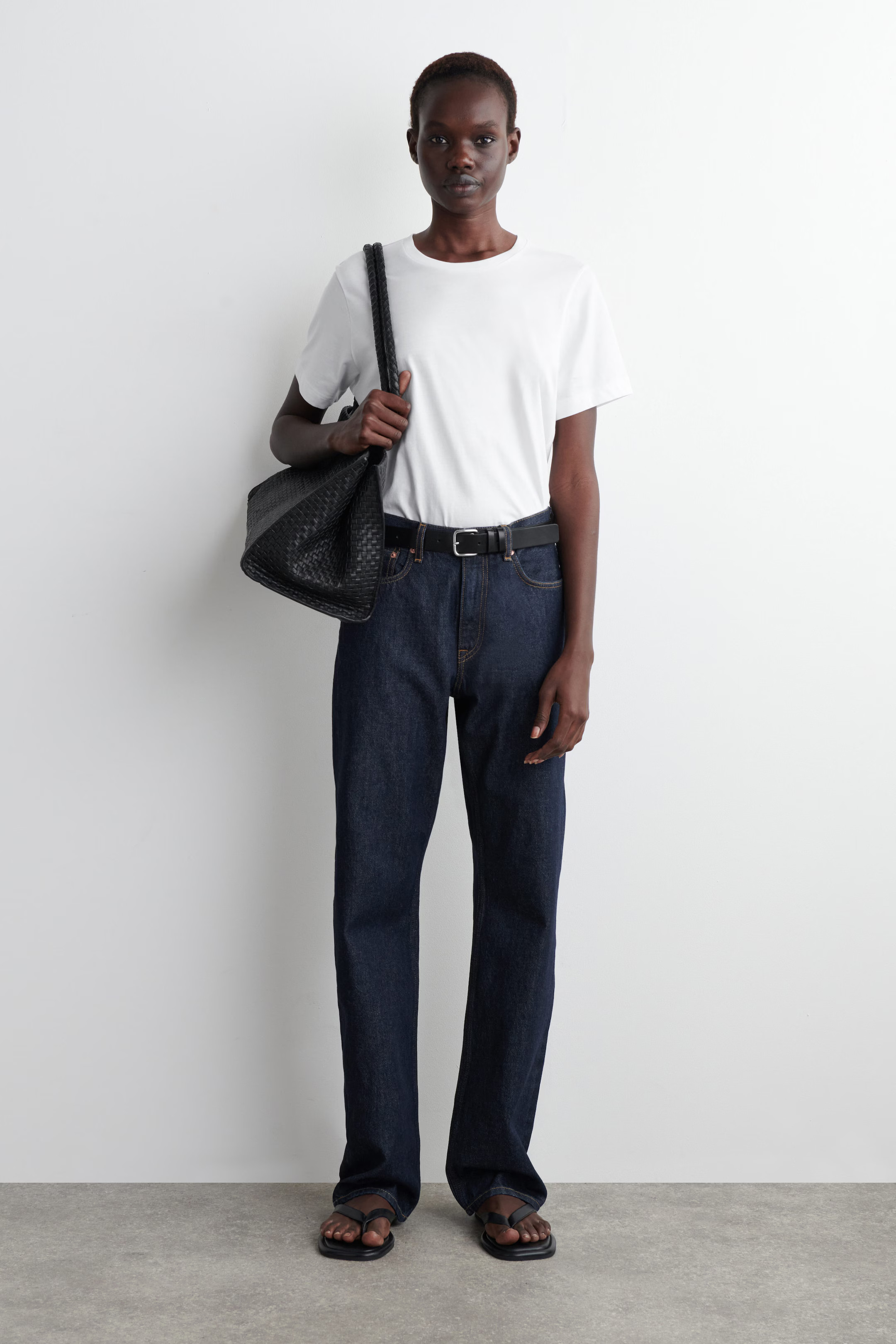 T-SHIRT AUS BAUMWOLLE MIT RUNDHALSAUSSCHNITT - WEISS | COS | COS (EU)