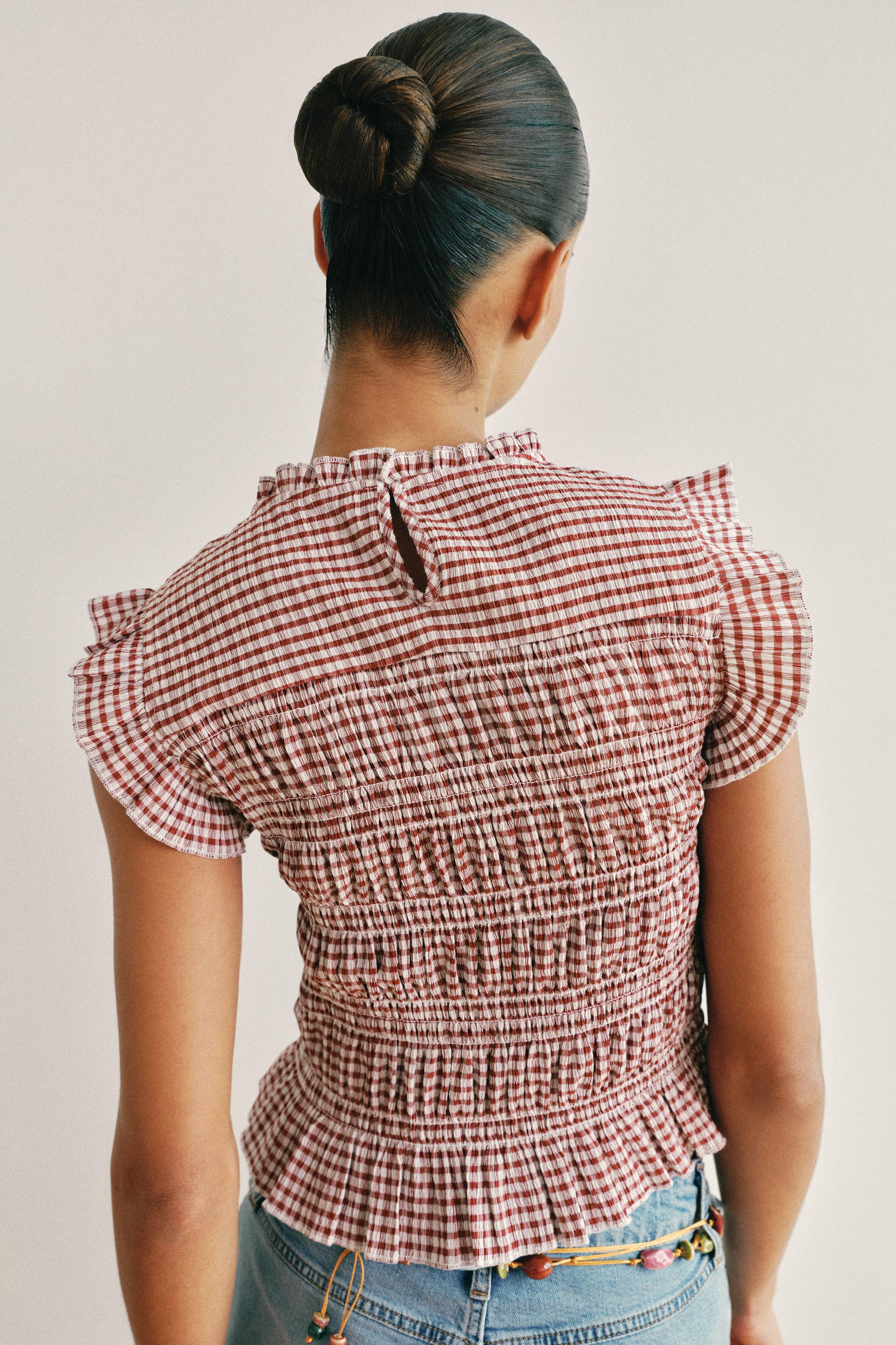 GINGHAM SMOCKED TOP | Zara US