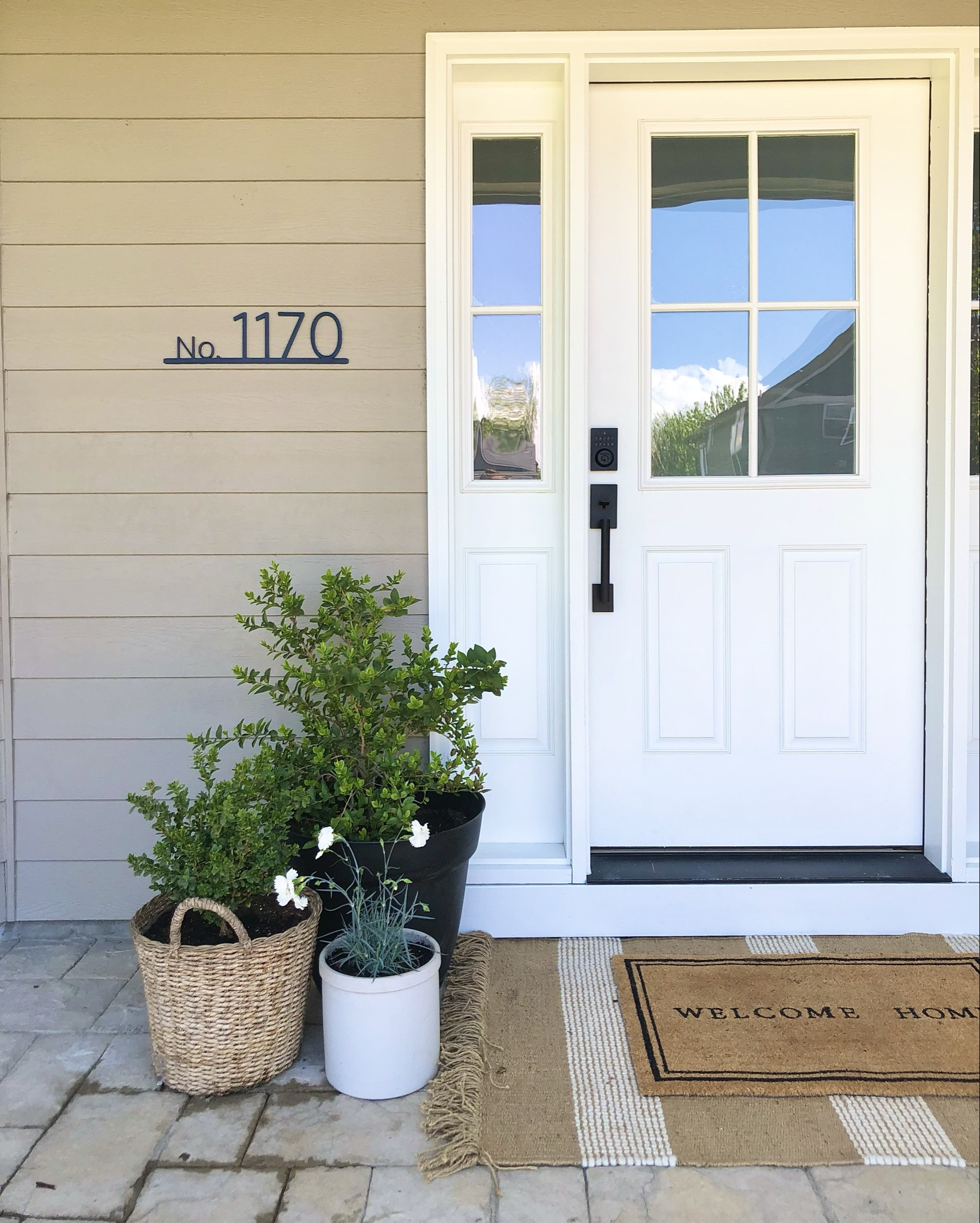 Front door items!

Doormats, planters, front door decor, porch decor, home decor, outdoor decor

#LTKHome