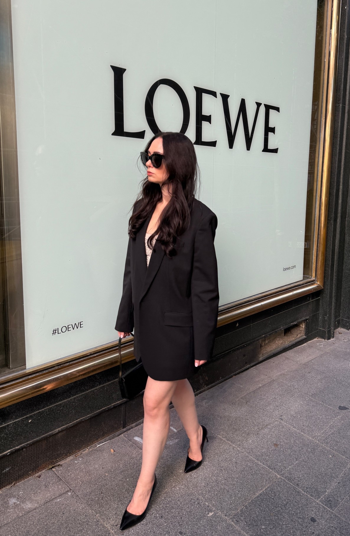 Blazer: Wilfred
Dress: H&M
Heels: Via Spiga
Bag: Celine
Sunglasses: Celine

#LTKtravel #LTKpetite