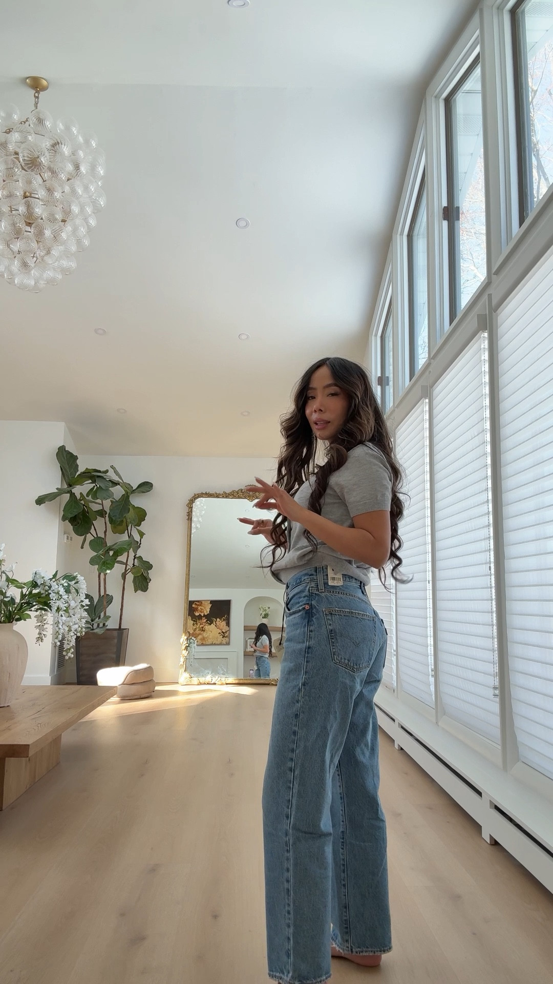 Another new fav from @Levi's 🙌🏼 These fit sooo good and perfect for us petite girlies 
Wearing size 25 

#LTKgrwm #LTKdayinmylife #LTKootd