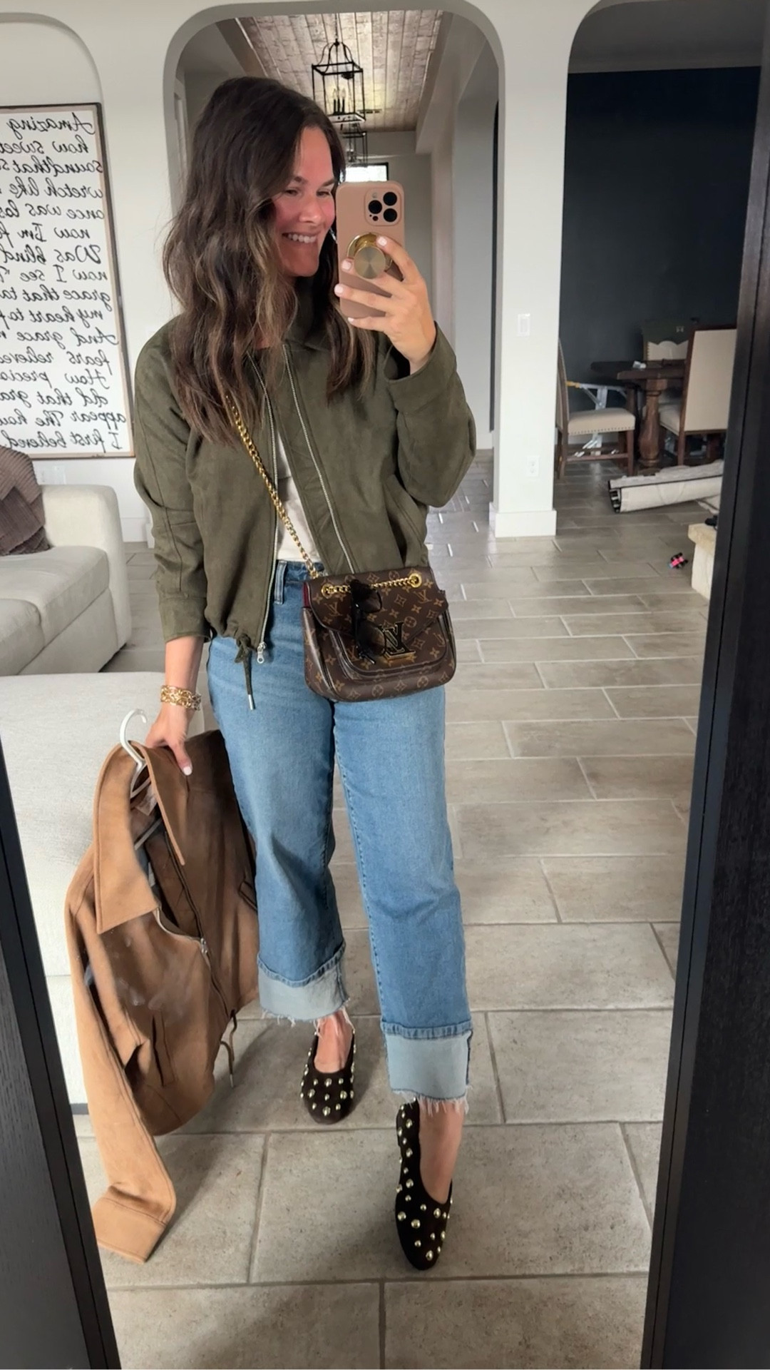 Comment “JACKET PLEASE” for links.
Target did it again 👏 I found a Zara-inspired jacket that looks designer but costs way less. The fit, the quality, the color — all giving expensive without the price tag.

If you’ve been eyeing the viral Zara jacket, this one’s your sign to grab the Target version before it’s gone 😍

Save this for your next fall outfit inspo + share with your bestie who loves a good find 🤎

#TargetFinds #AffordableFashion #FallOutfits #ChicOnABudget #LuxuryForLess

#LTKFindsUnder50 #LTKStyleTip #LTKSaleAlert