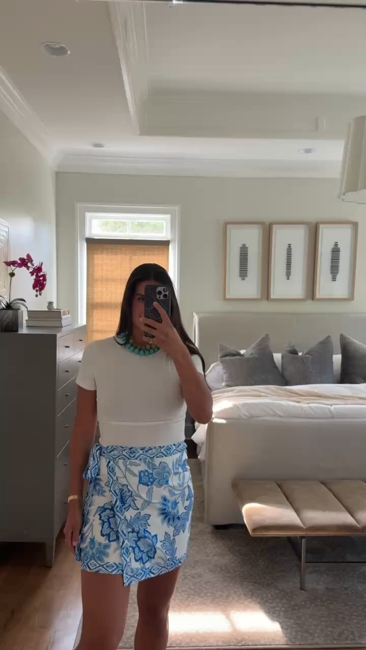 Summer outfits loading ☀️☀️
tts: m

skirt, wrap skirt, summer outfits, wrap skirt oufit, walmart, amazon, baublebar, turquoise necklace, grace white 

 

#LTKootd #LTKSeasonal #LTKTravel