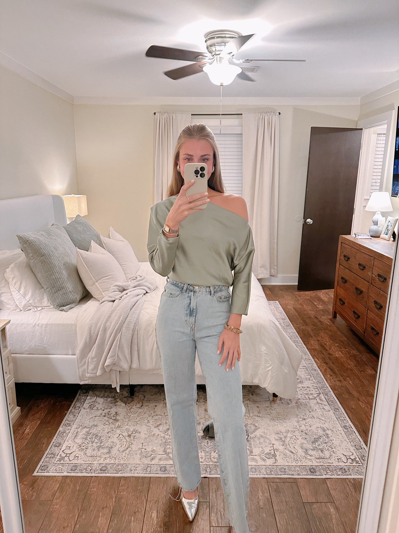 Birthday Dinner OOTN! 
Size 25 in jeans 

#LTKfindsunder100 #LTKSeasonal #LTKshoecrush