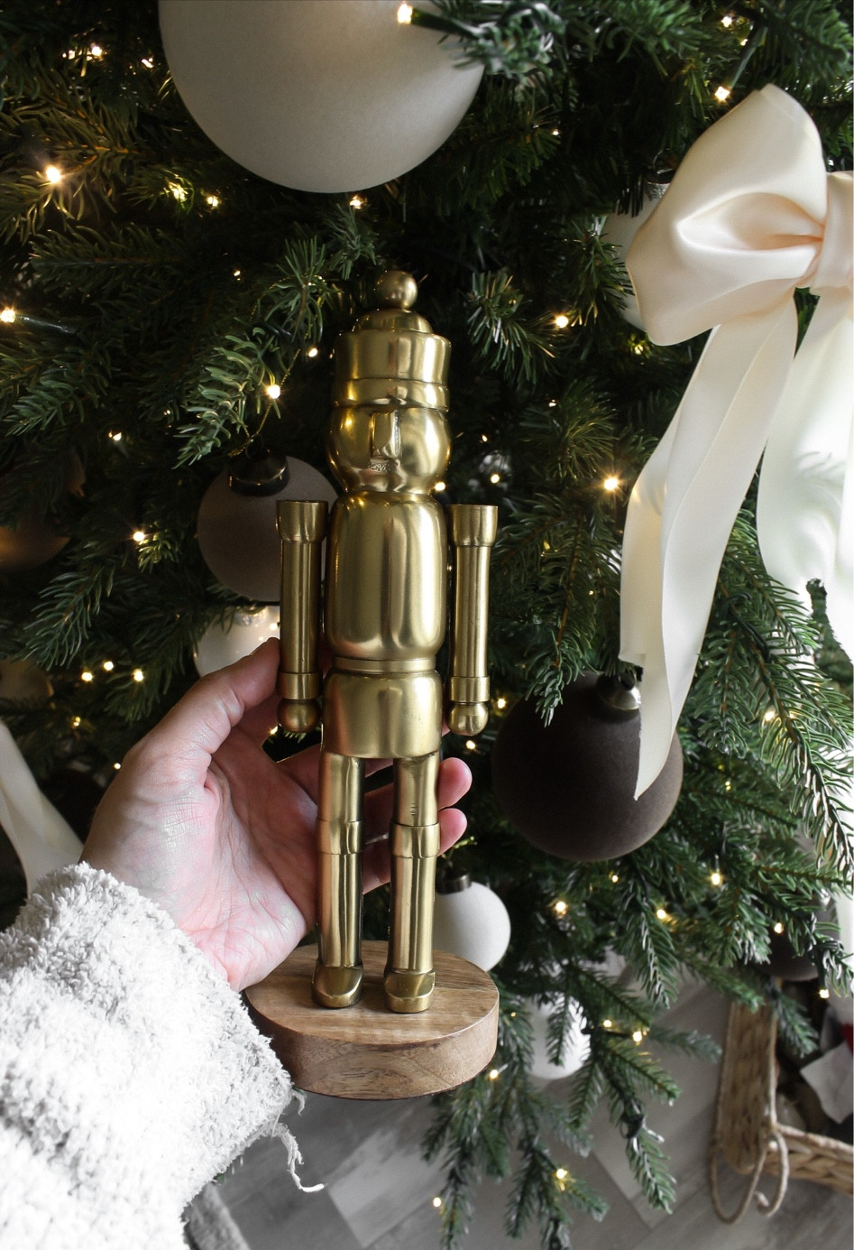 Love the wood base✨ 

#LTKFindsUnder50 #LTKHoliday #LTKSeasonal