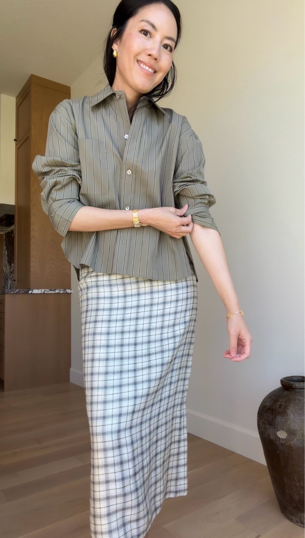 Loving this mix of prints! The idea of print mixing can sometimes feel intimidating, but this combination felt approachable and easy. Subtle prints and complementary colors. That’s it!

#classicstyle
#OOTD
#salealert
#longskirt
#summeroutfit

#LTKootd #LTKSeasonal #LTKstorytime