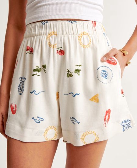 Abercrombie & fitch pull on shorts with ginger jars 

#LTKFindsUnder100 #LTKSeasonal