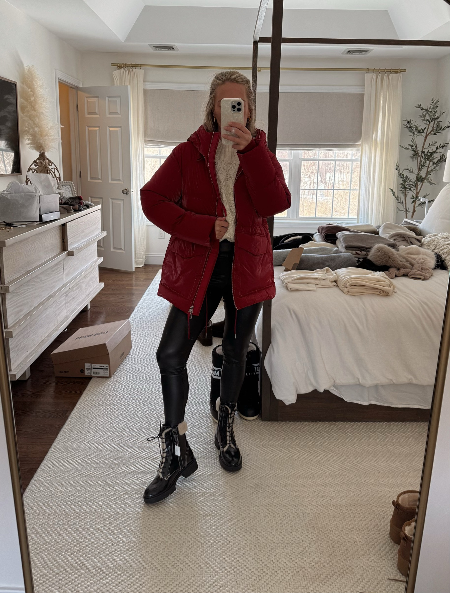 Ski trip fits ⛷️❄️ 

Varley jacket, ski trip, Colorado trip, Colorado vacation, spring break trip, skiiing, snow trip, spanx leggings, moon boots 


#LTKActive #LTKStyleTip #LTKTravel
