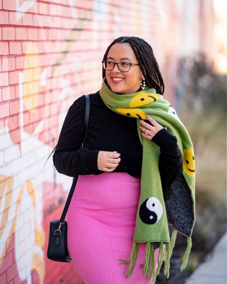 Transitioning into spring but winter doesn’t want to let it’s claws go 

Scarf - Urban Outfitters (old)
Bag - Angela Roi Grace Crossbody

#LTKunder50 #LTKcurves #LTKFind