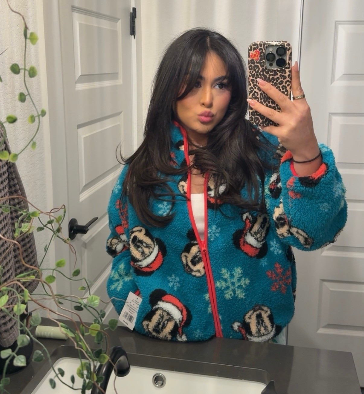 Comfy Mickey sweater 

#LTKootd #LTKHoliday #LTKSeasonal